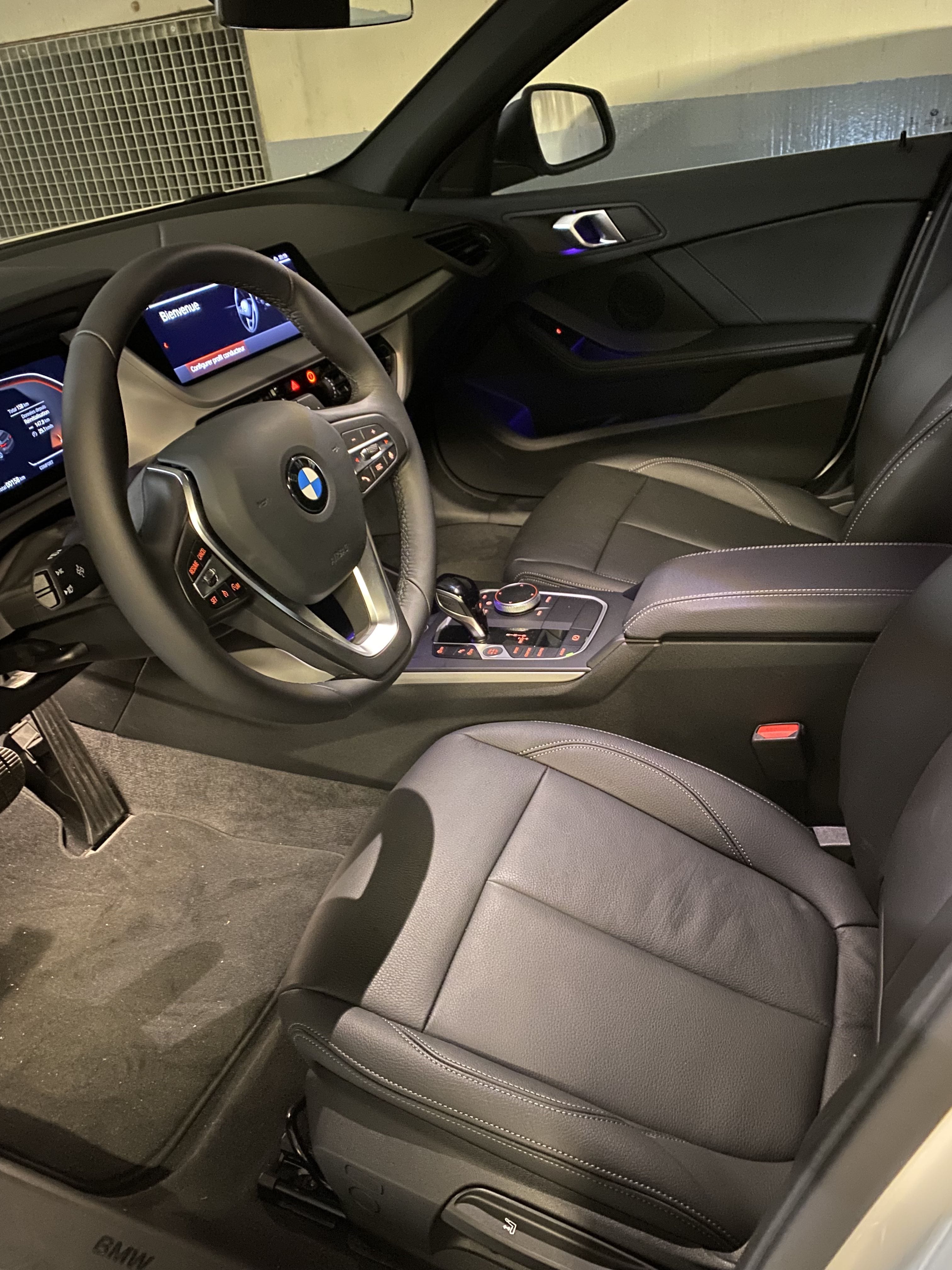 BMW Série 1 avec GPS