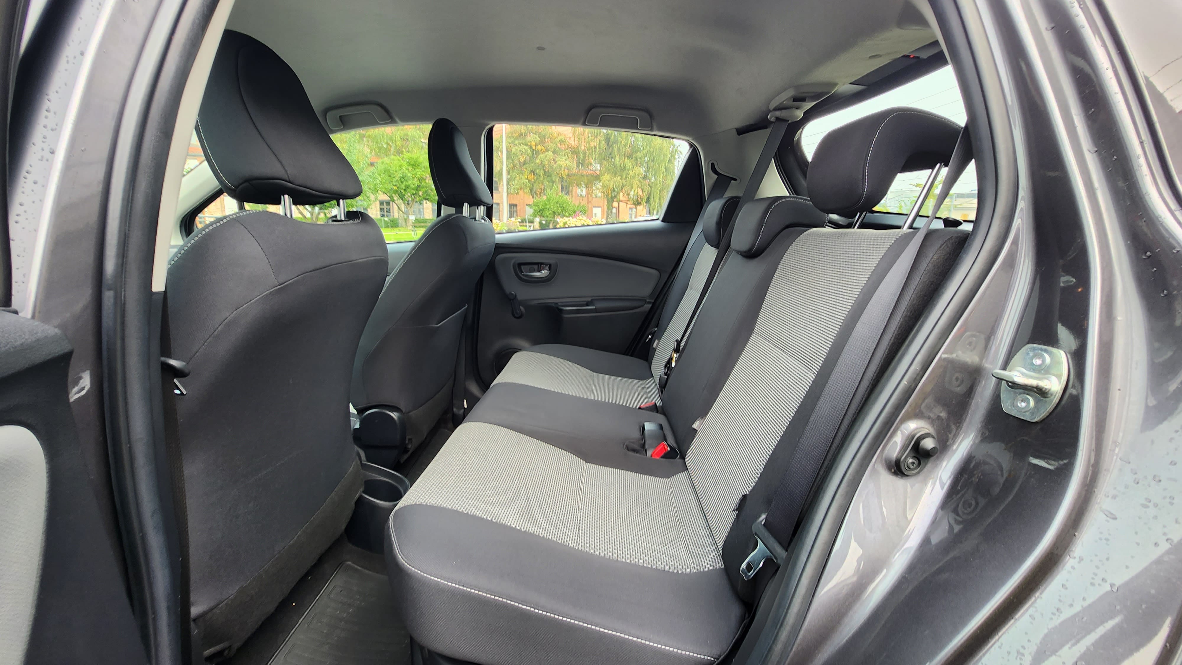 Toyota Yaris Hybrid 1,5 Bensin/Hybrid, Automat med Bluetooth audio