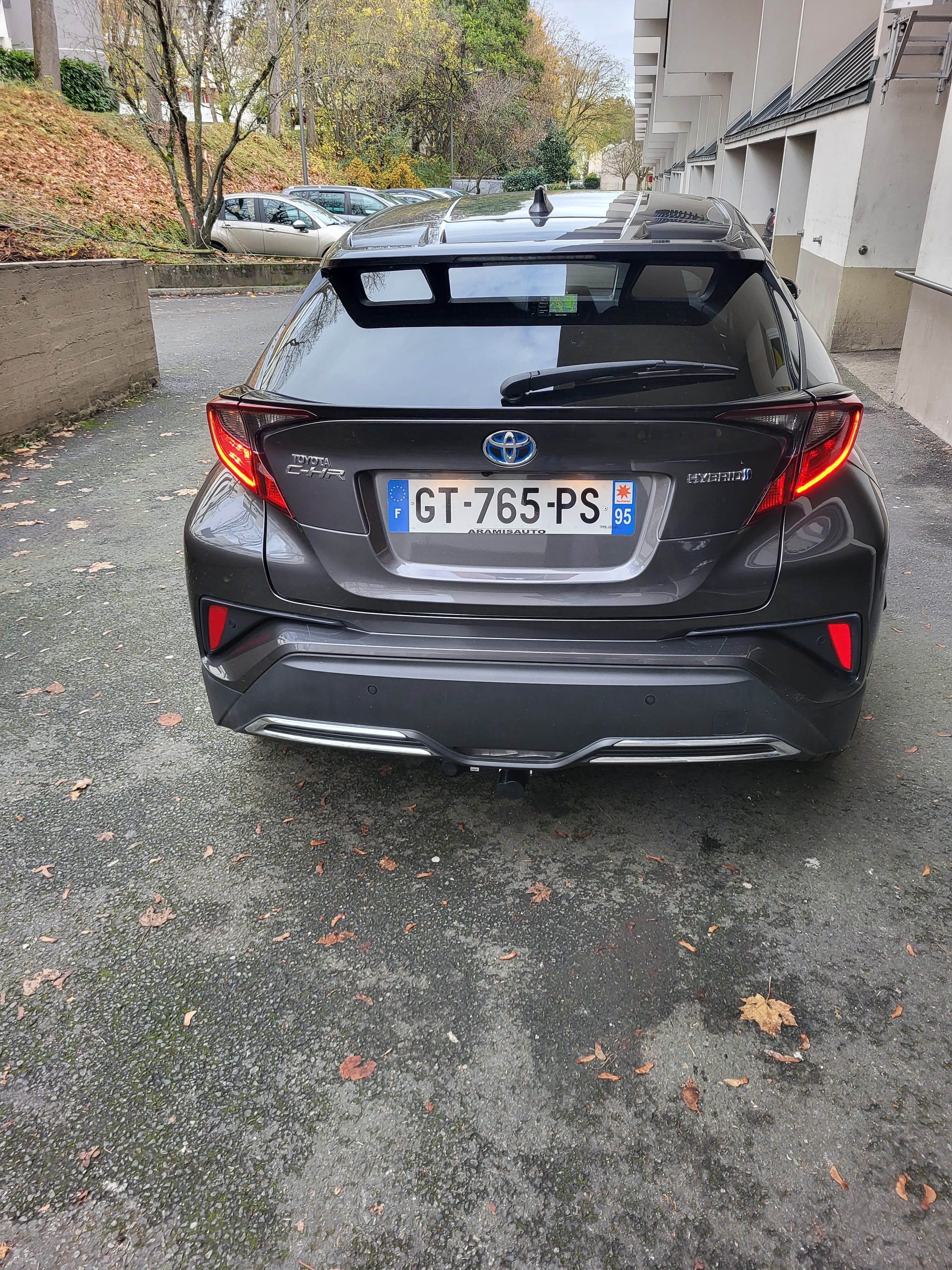 Toyota C-HR Hybrid avec GPS