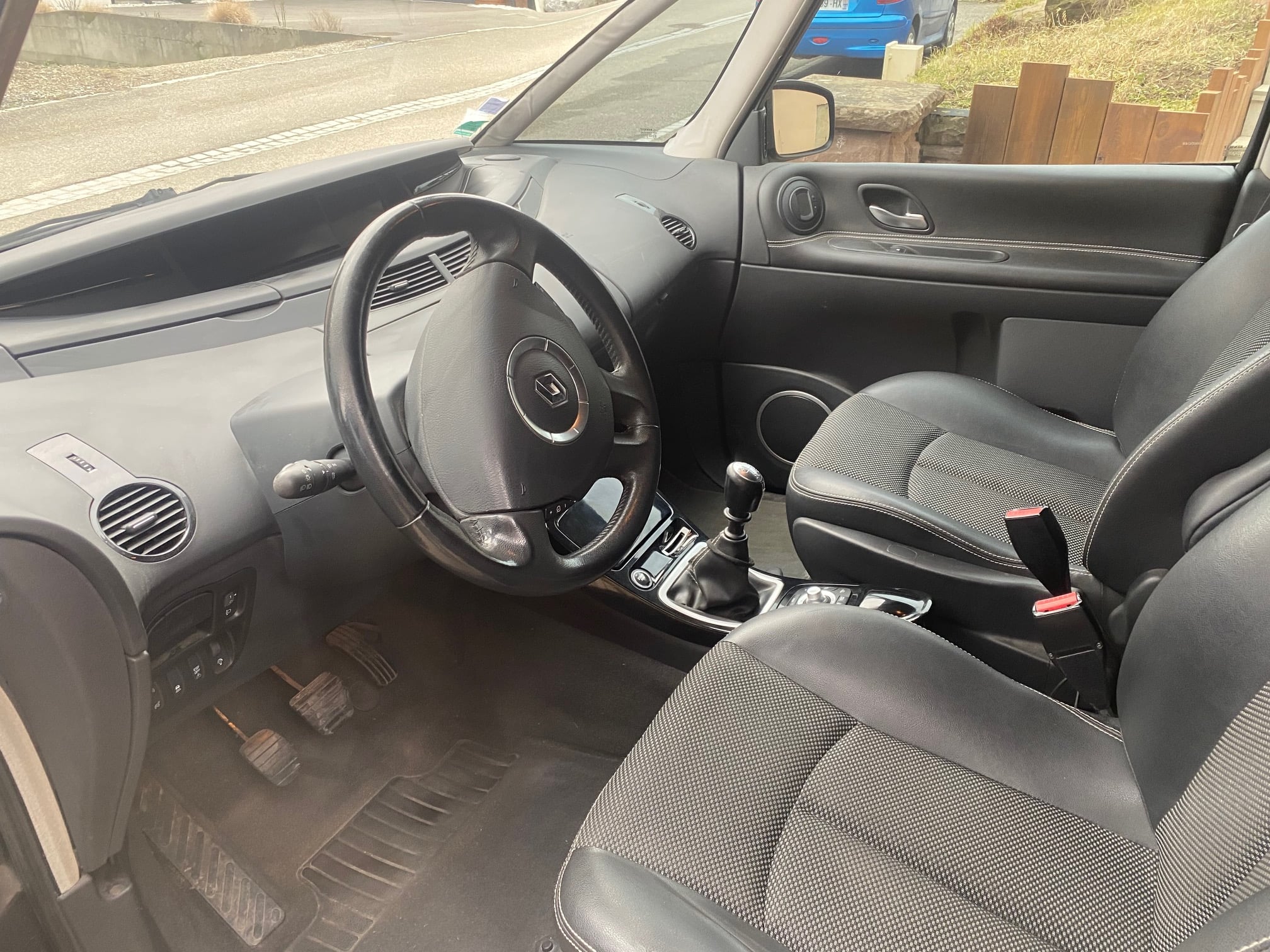 Renault Espace 2.0 dCi 16V 150 cv avec GPS