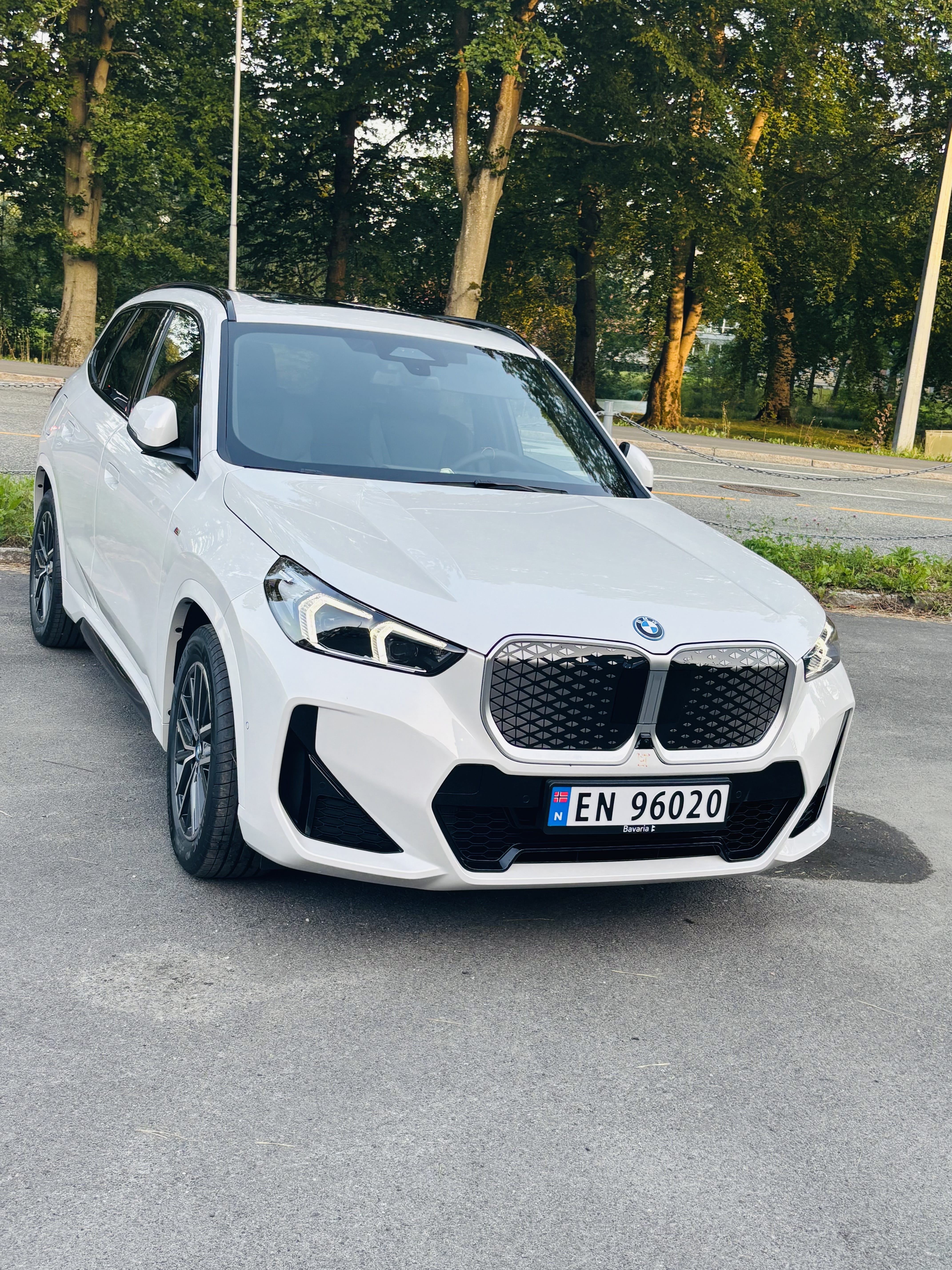 BMW iX1 med Aircondition