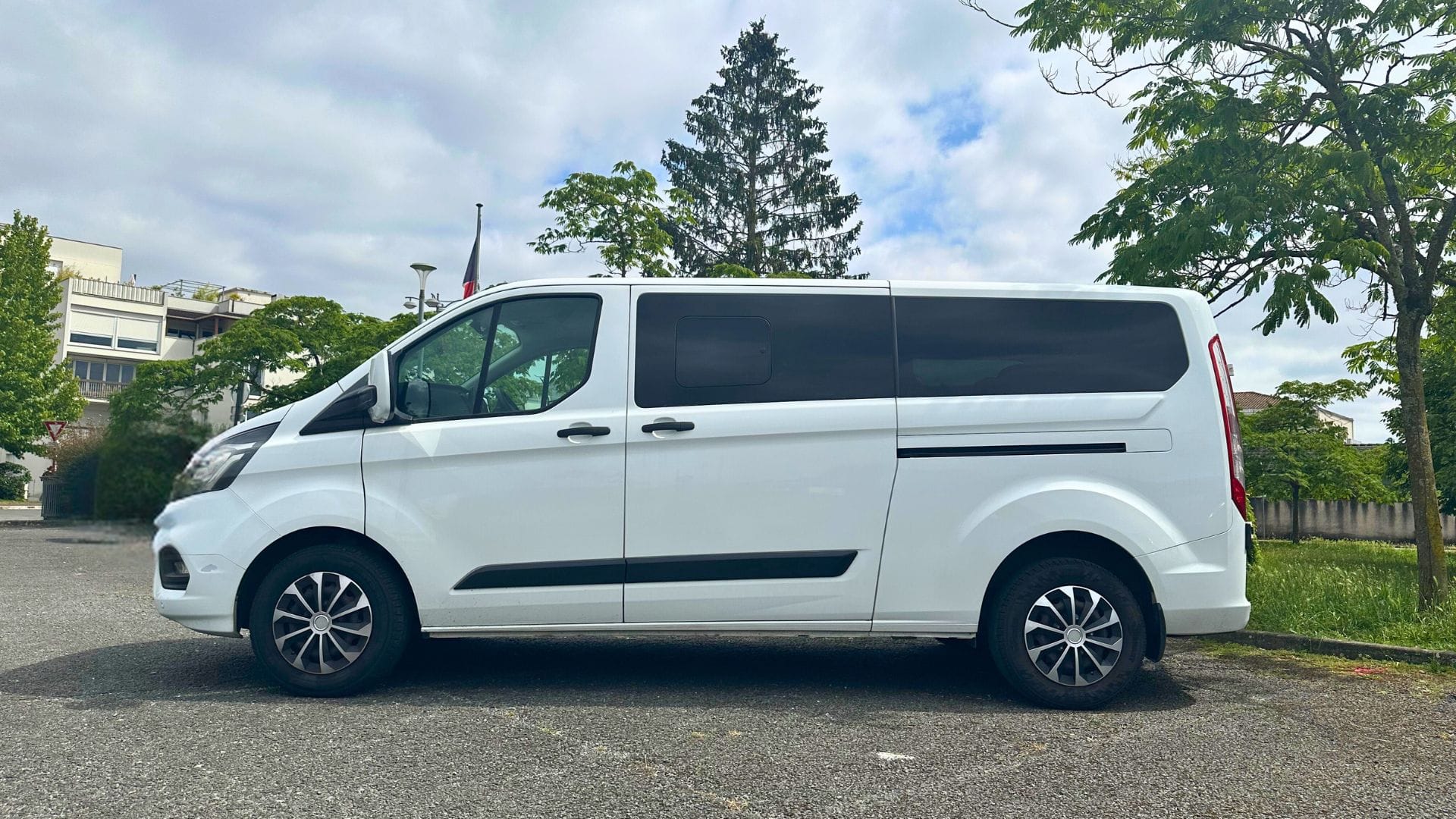 Ford Transit Custom Kombi 9 Places - PMR avec Climatisation