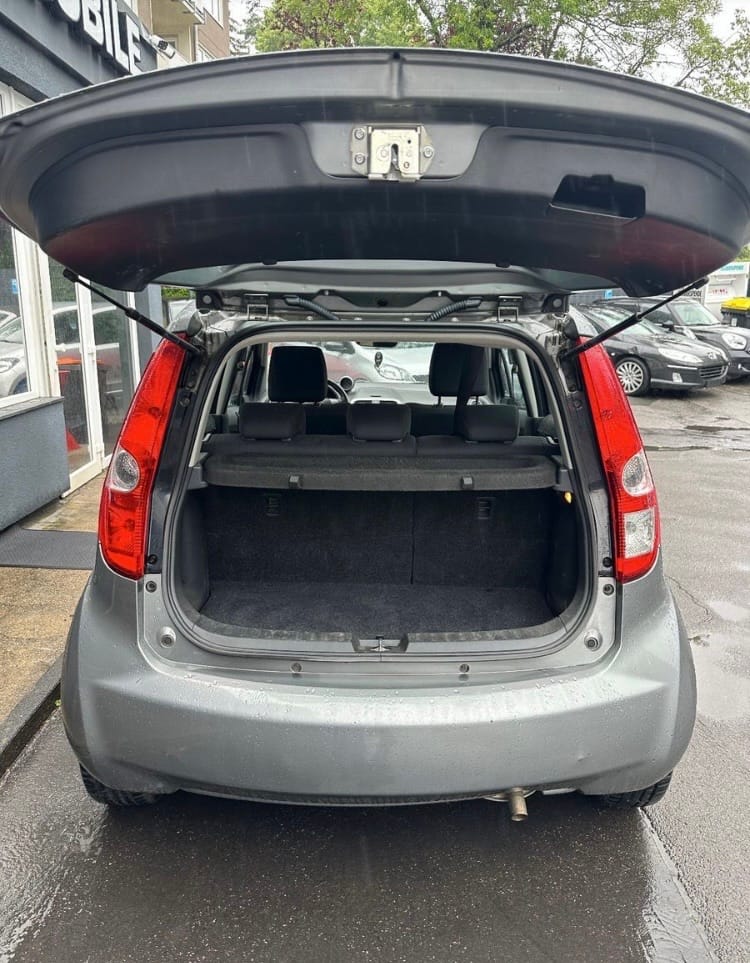 Suzuki Splash mit Kindersitz