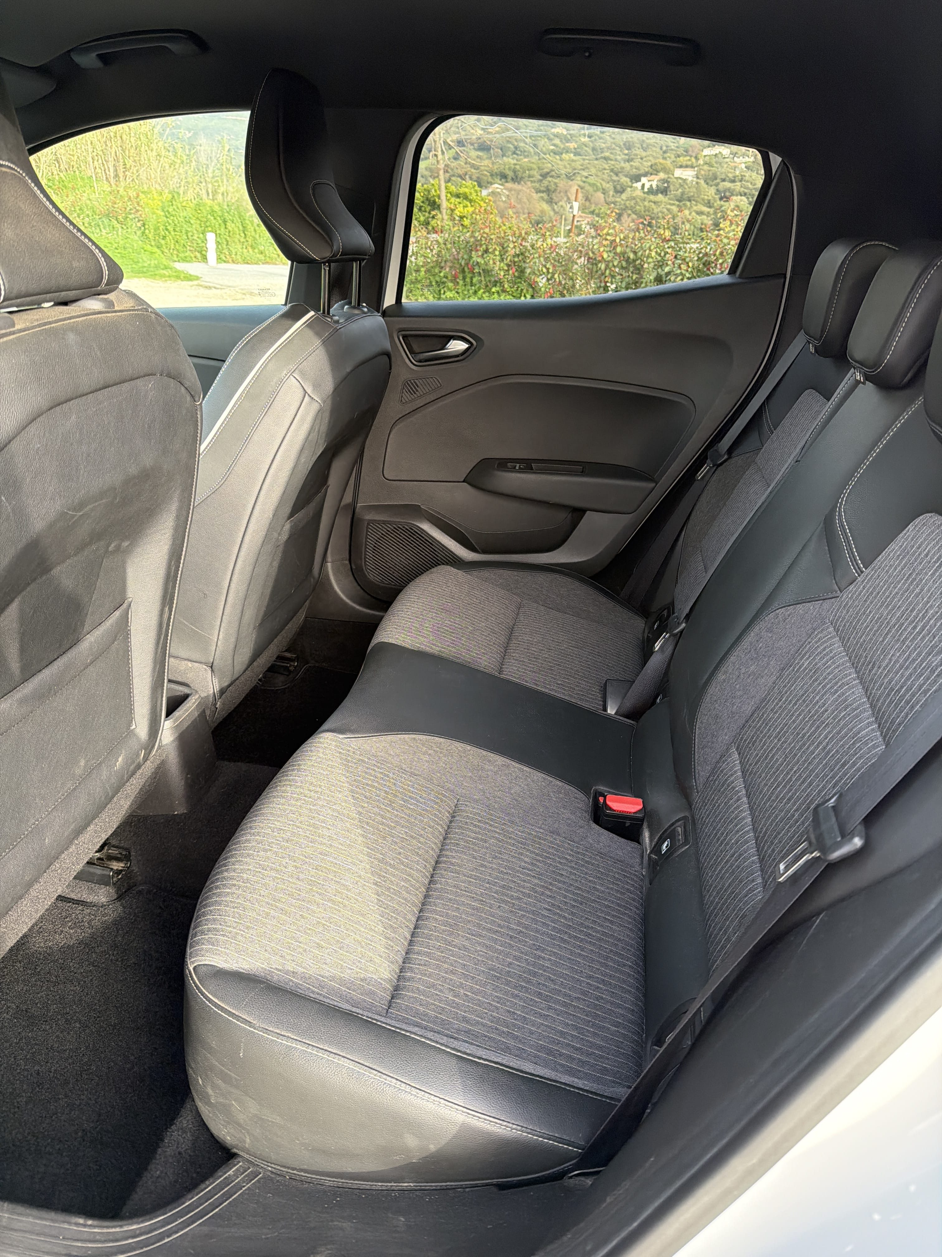 Renault Clio 5 avec Siège bébé