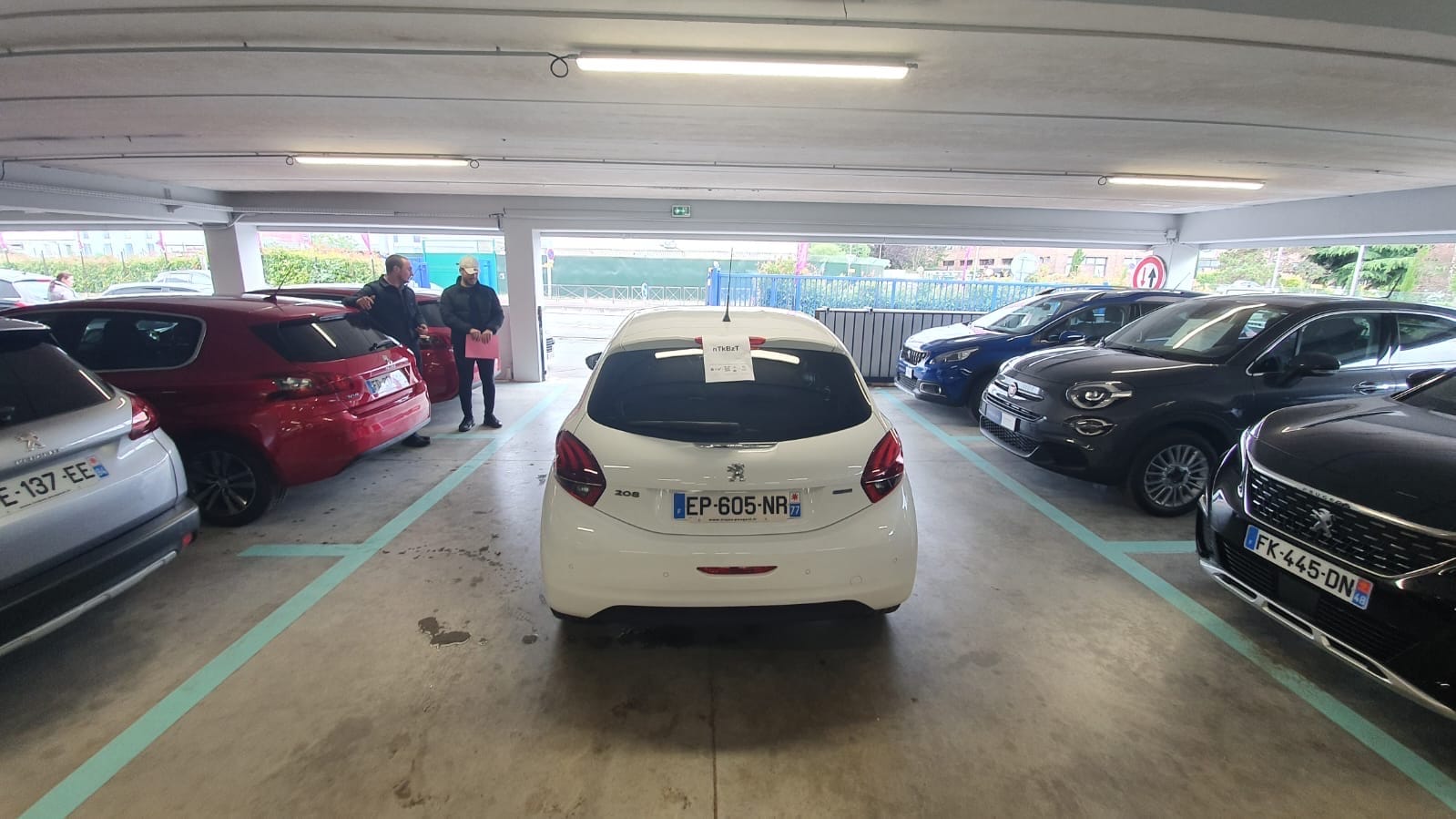 Peugeot 208 avec GPS