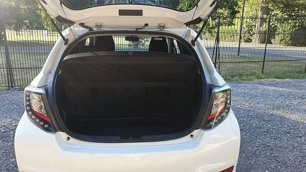 Toyota Yaris Hybride Boite Auto avec Autoradio