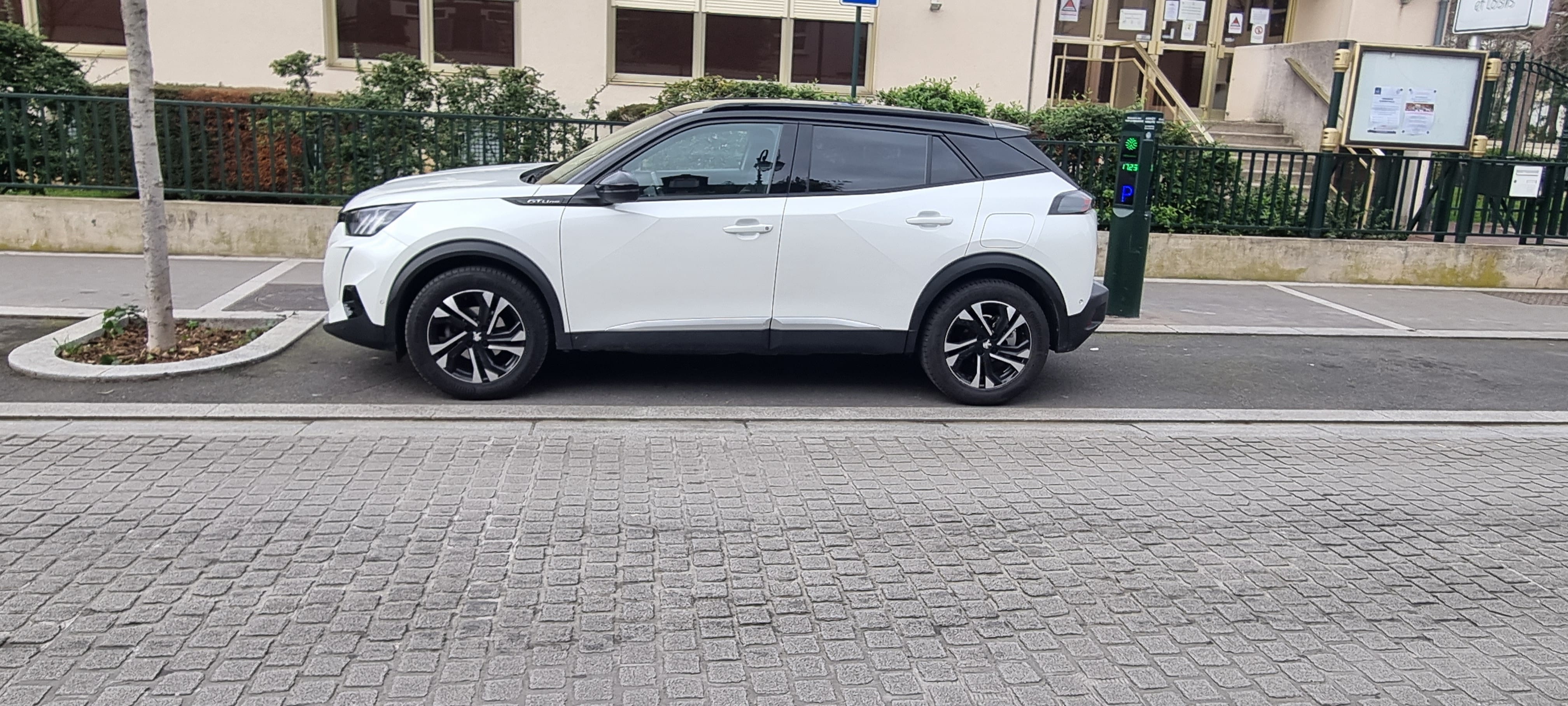 Peugeot 2008 avec Climatisation