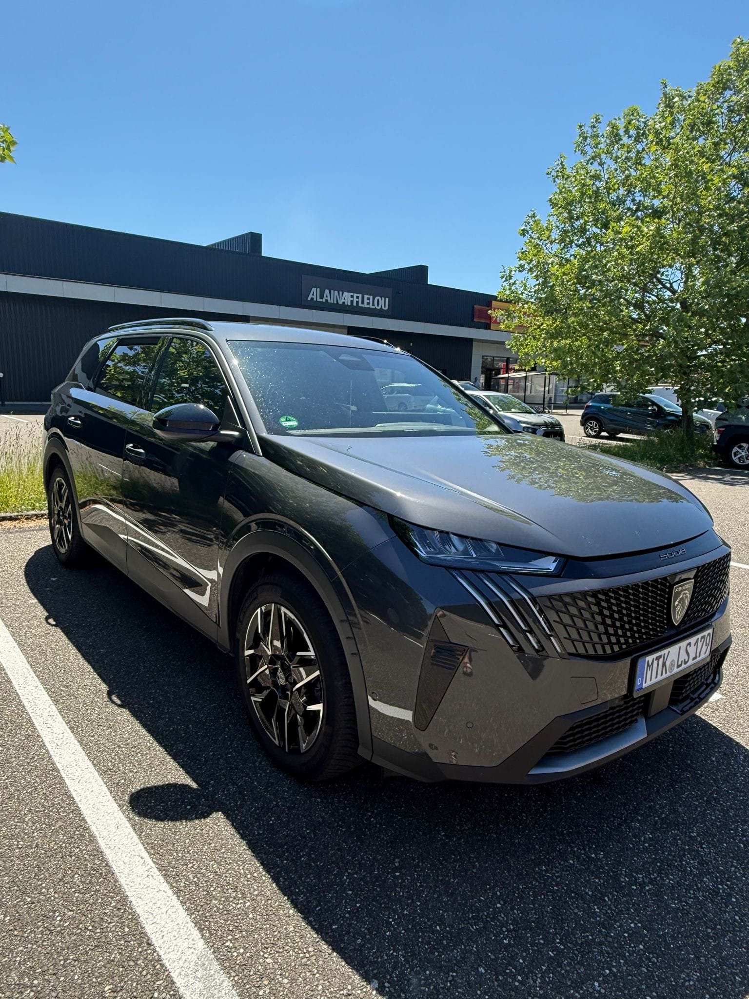 Peugeot 5008 mit Rückfahrkamera