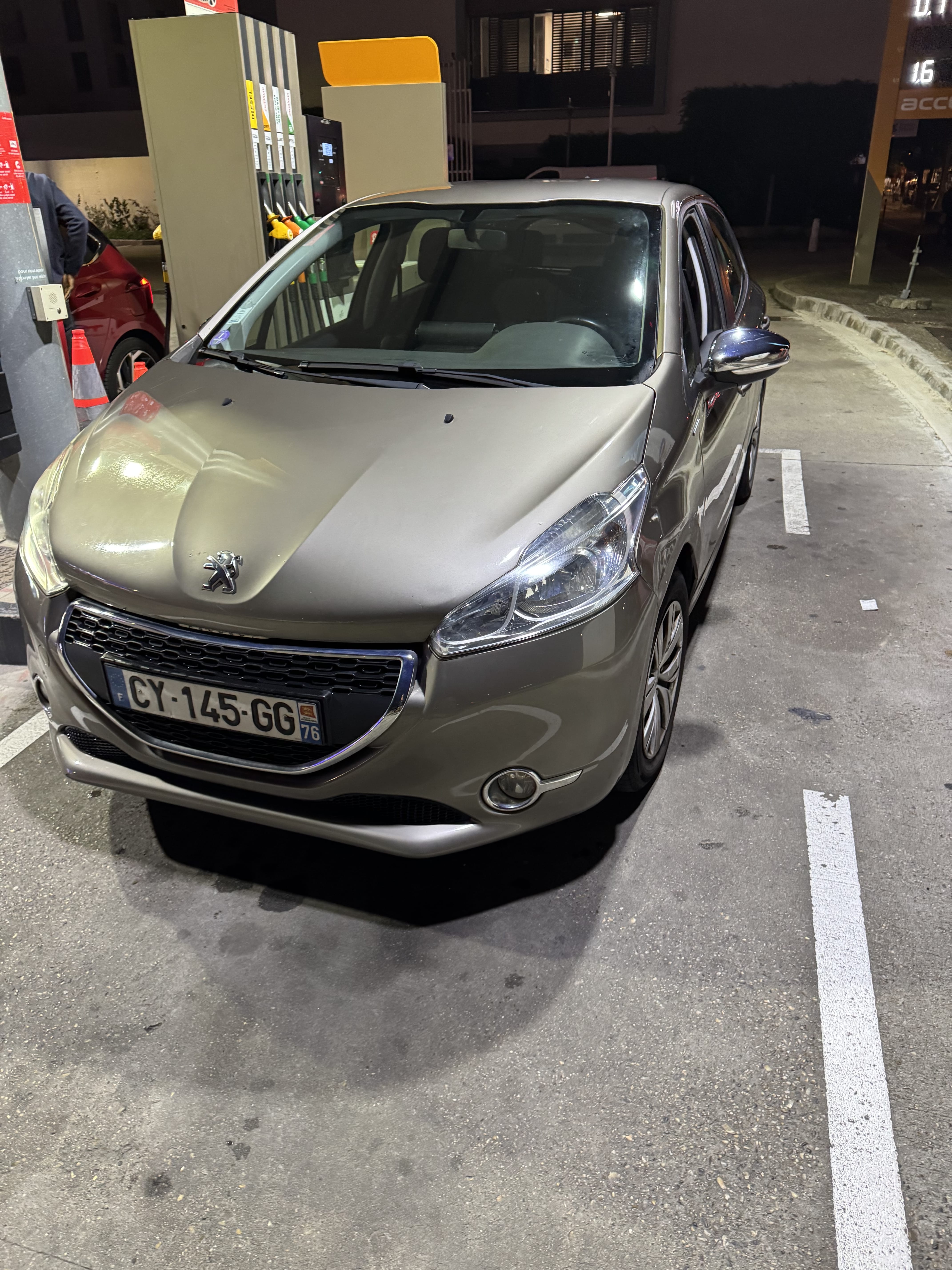 Peugeot 208, 2013, Essence 95