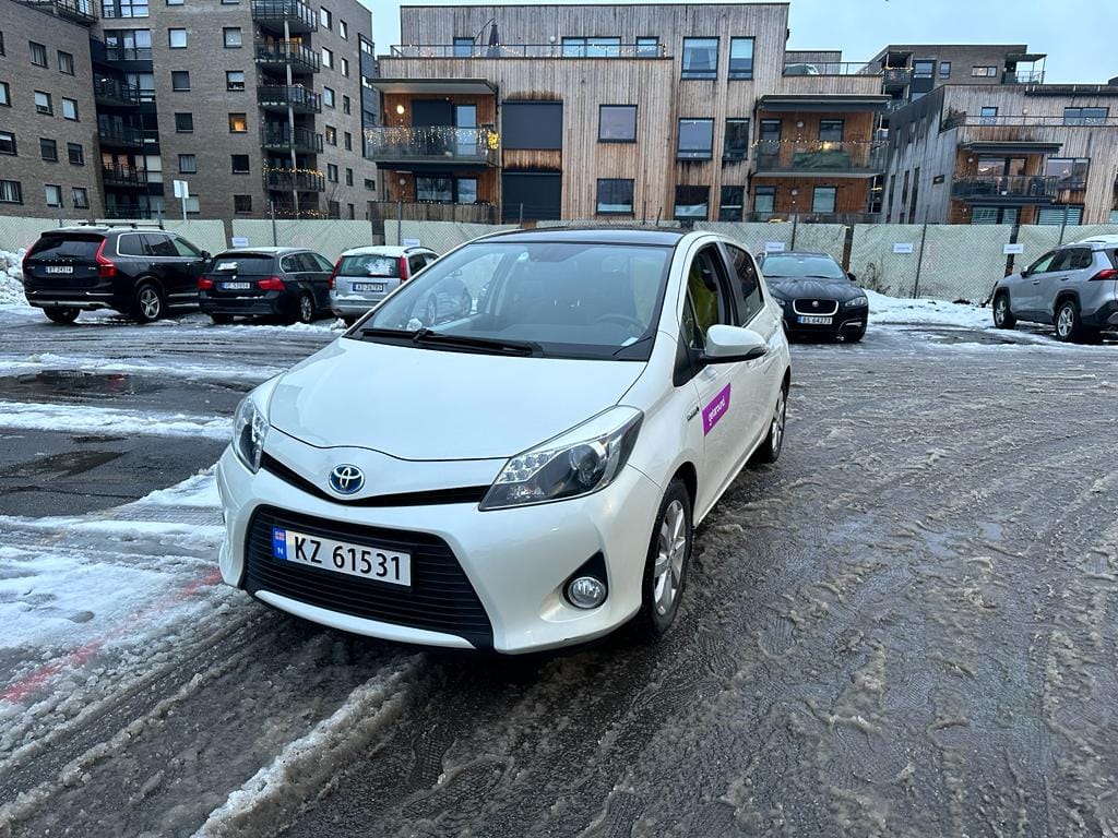 Toyota Yaris Hybrid 1,5  Automat, Panorama, 2013, Blyfri 95 / Elektrisk (hybrid), automatisk