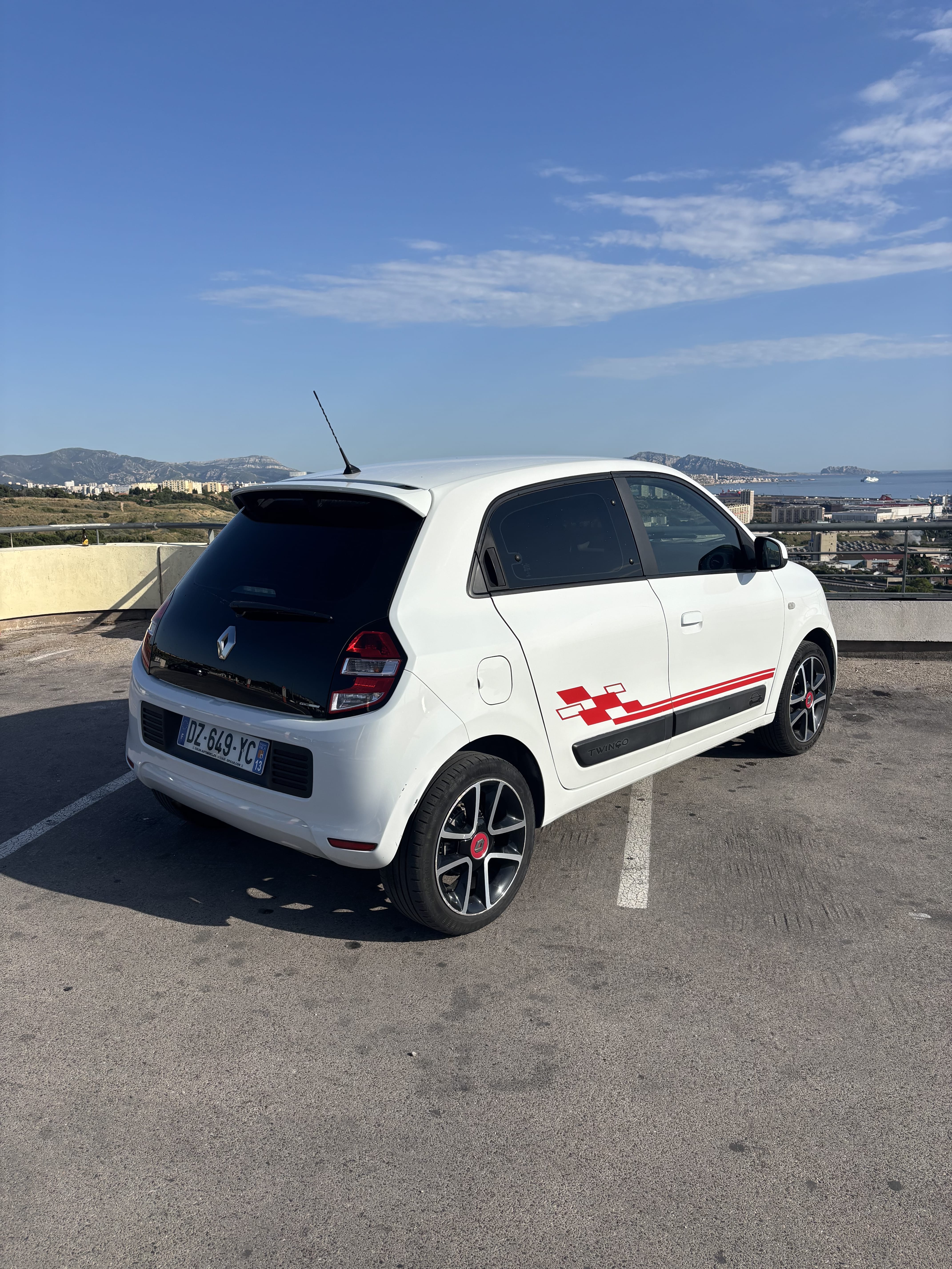 Renault Twingo with Bluetooth audio
