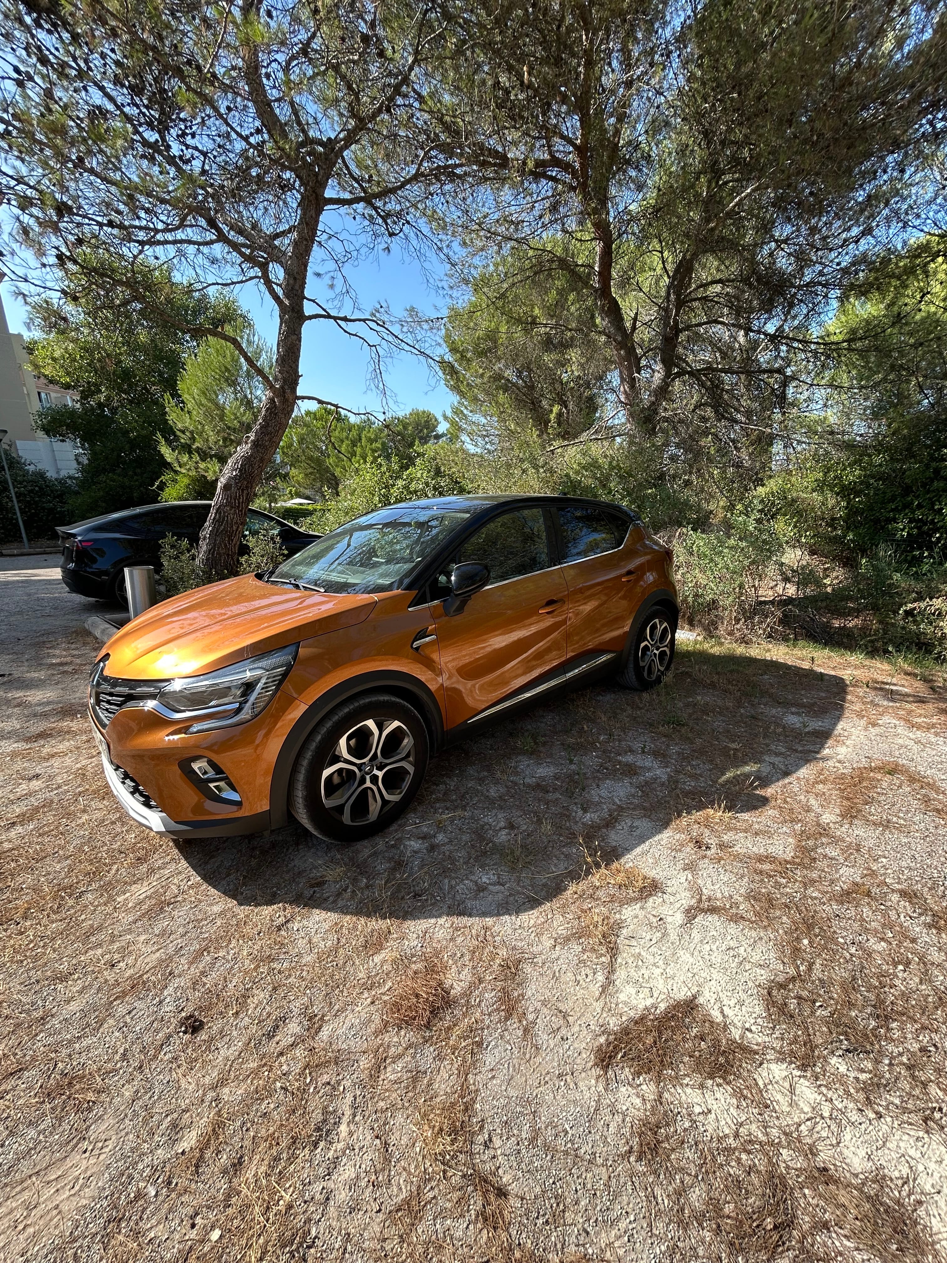 Renault Captur, 2020, Essence 95 / Electric (hybrid), automatic