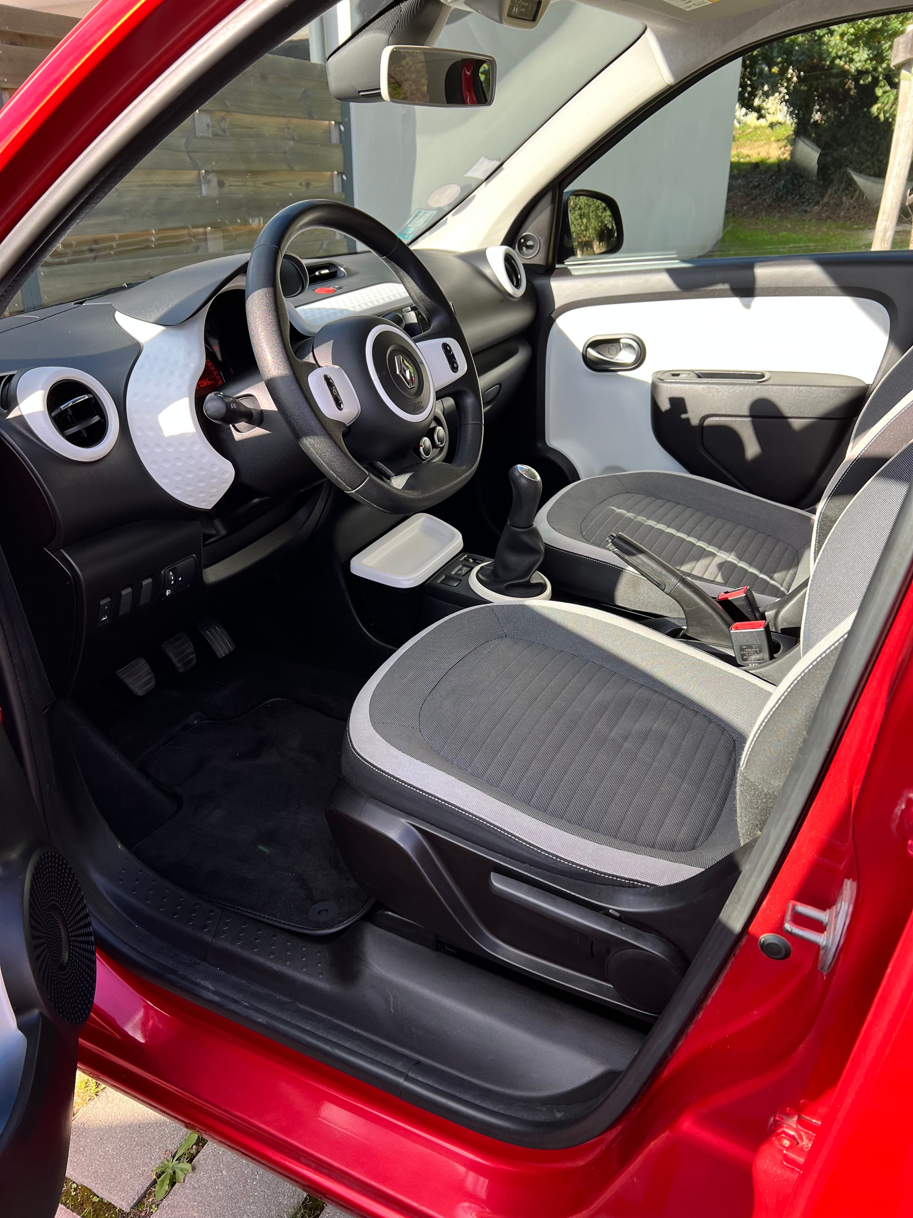 Renault Twingo III 1.0 71ch Essence - Clim/Régulateur avec Audio Bluetooth