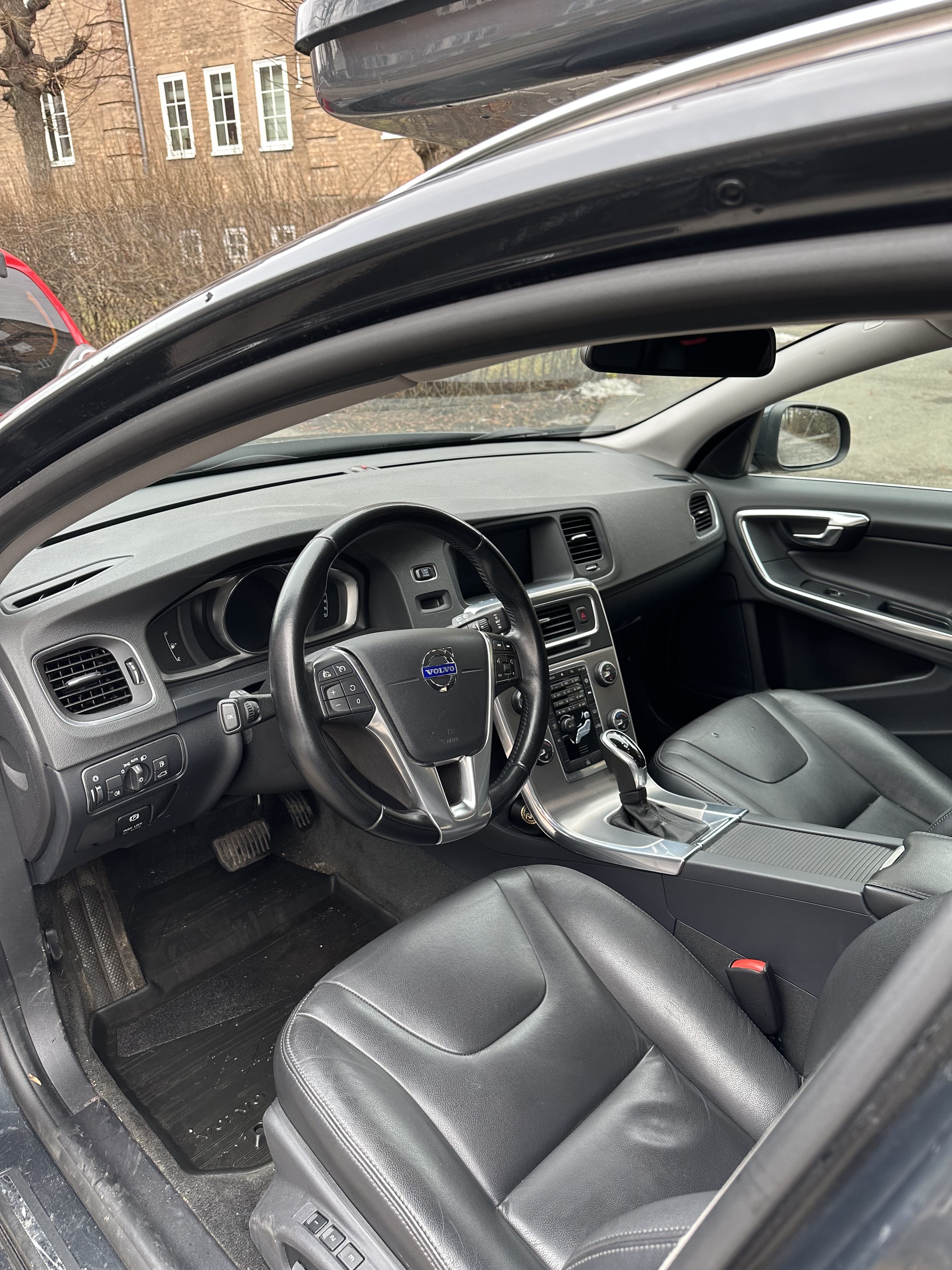 Volvo V60 with Bluetooth audio