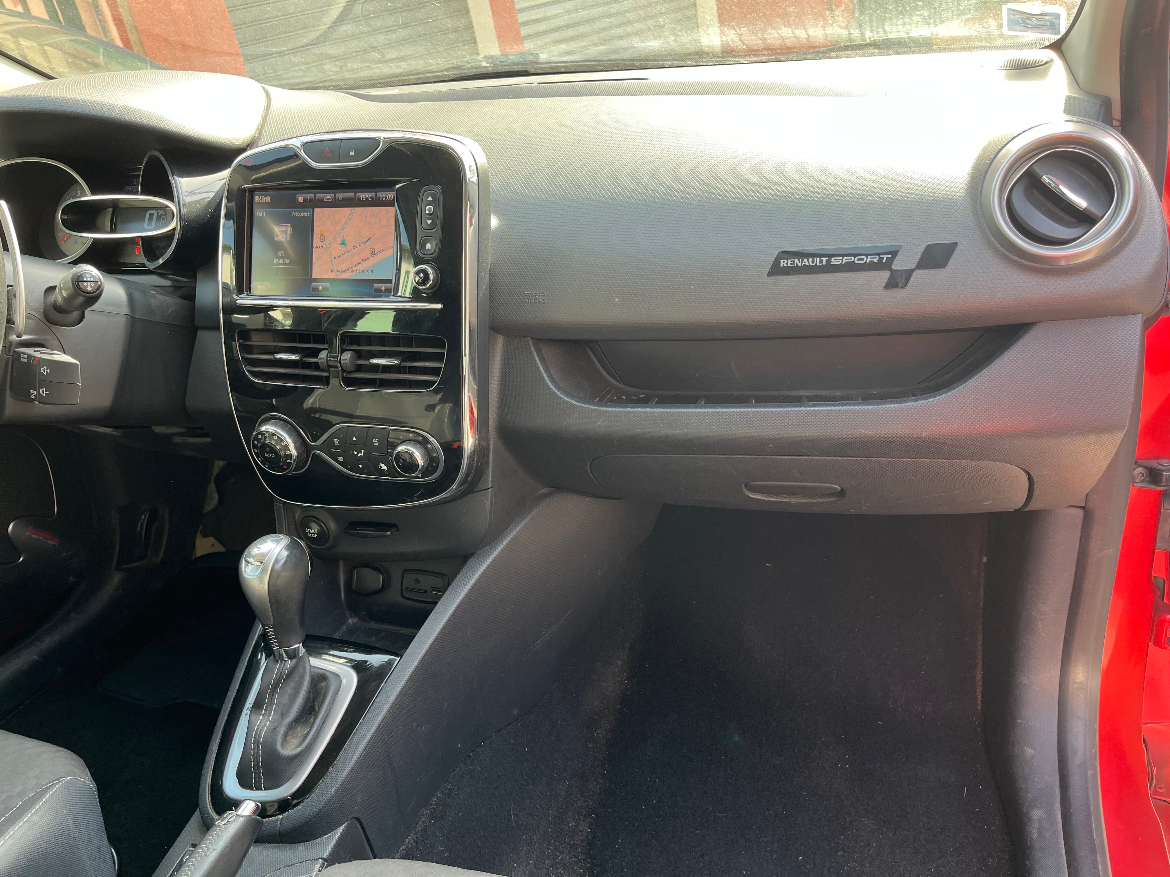 Renault Clio avec Chaines