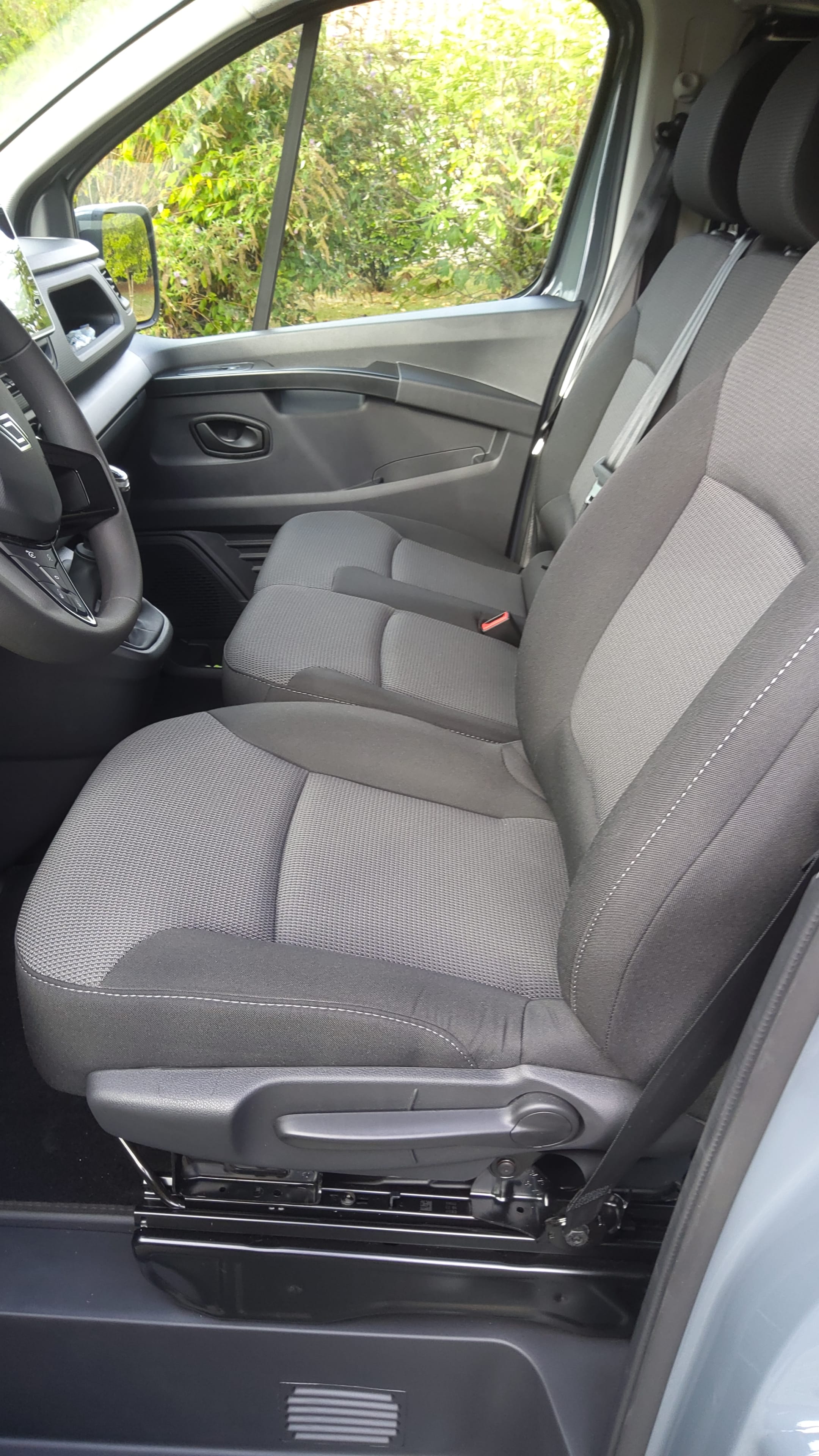 Renault Trafic 3 L2 2.0 HDI 150 CV avec Accessible fauteuil roulant