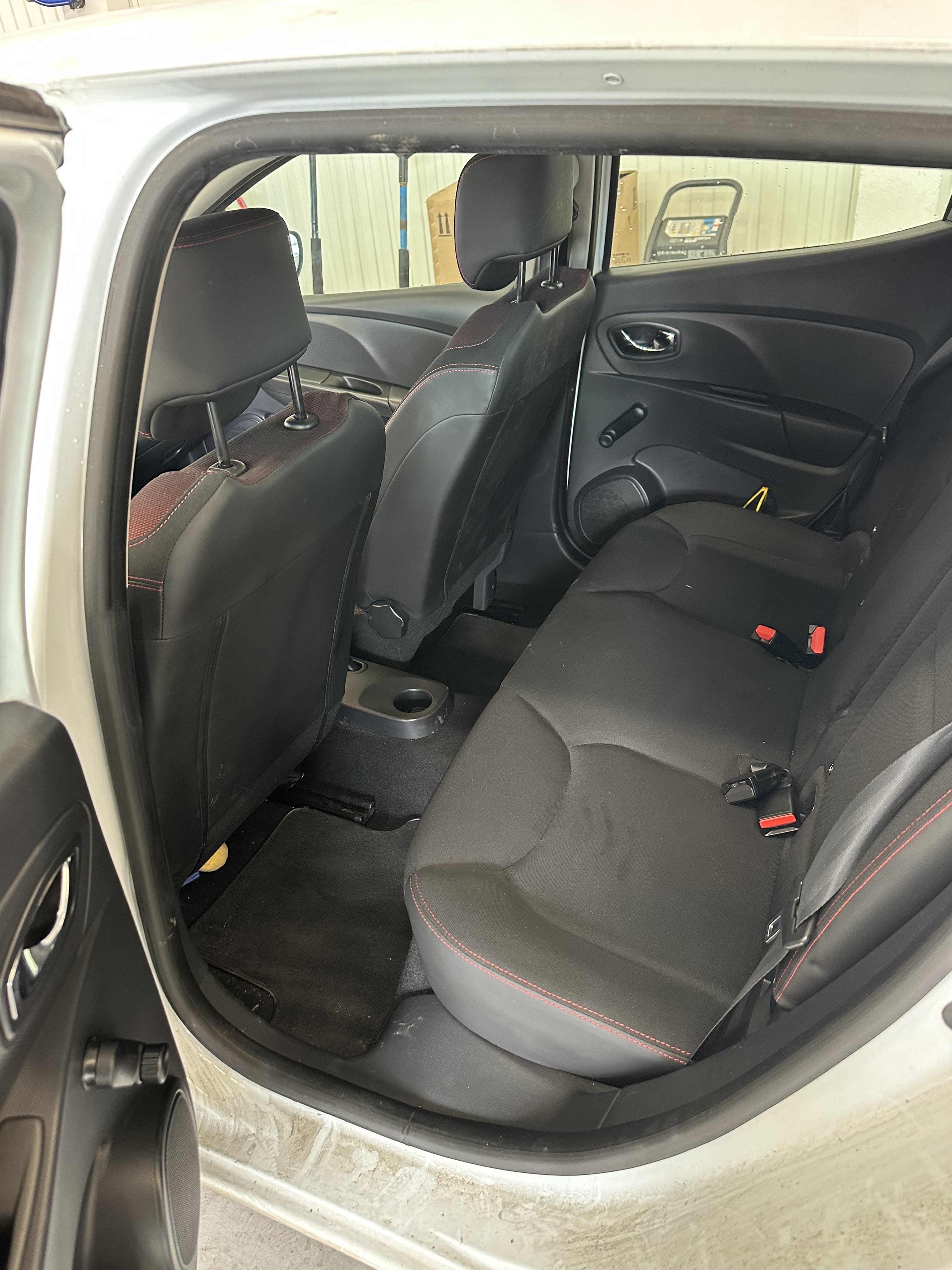 Renault Clio 1.5 DCI avec Siège bébé