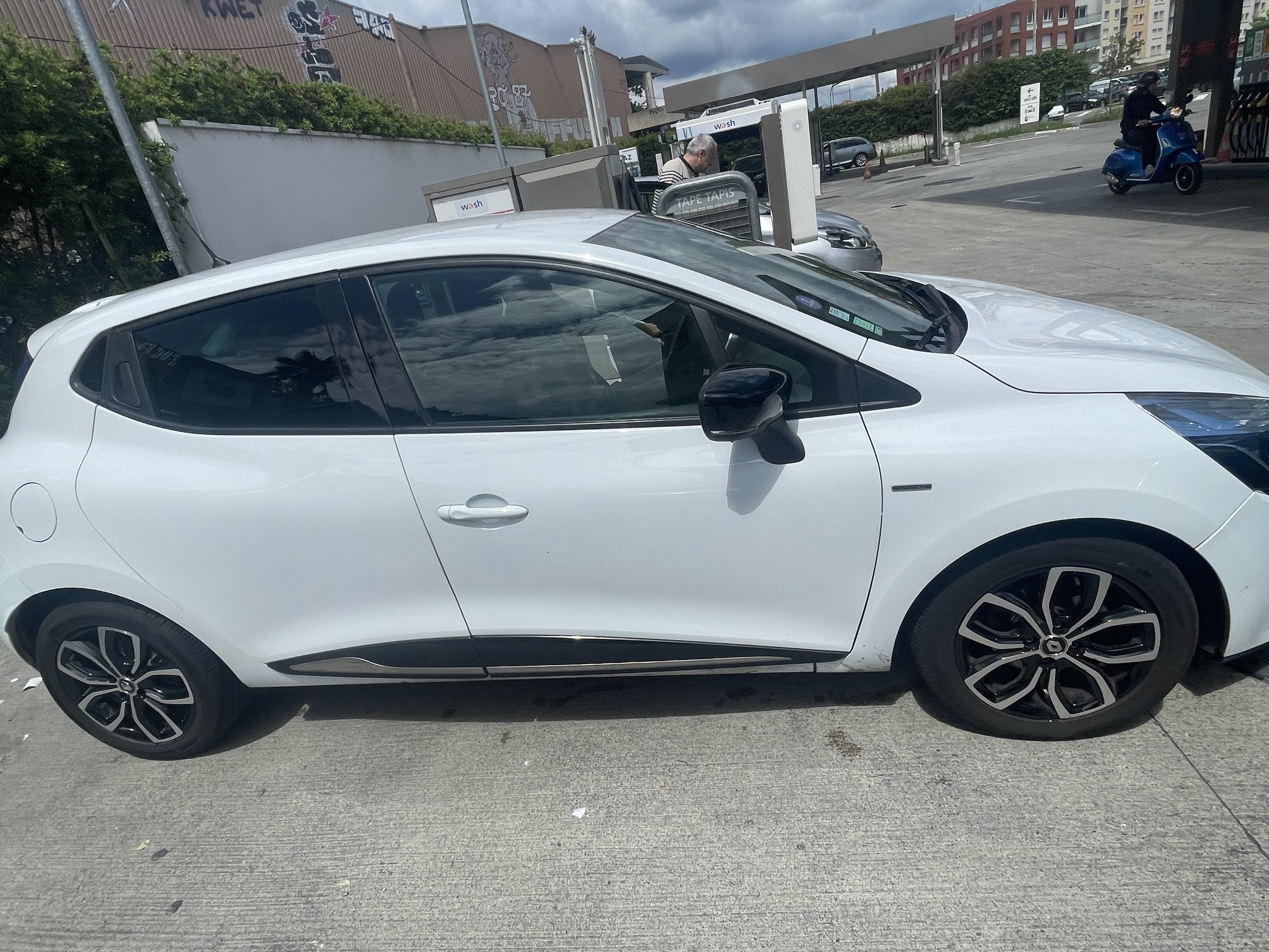 Renault Clio Essence 118cv boîte auto avec Régulateur de vitesse