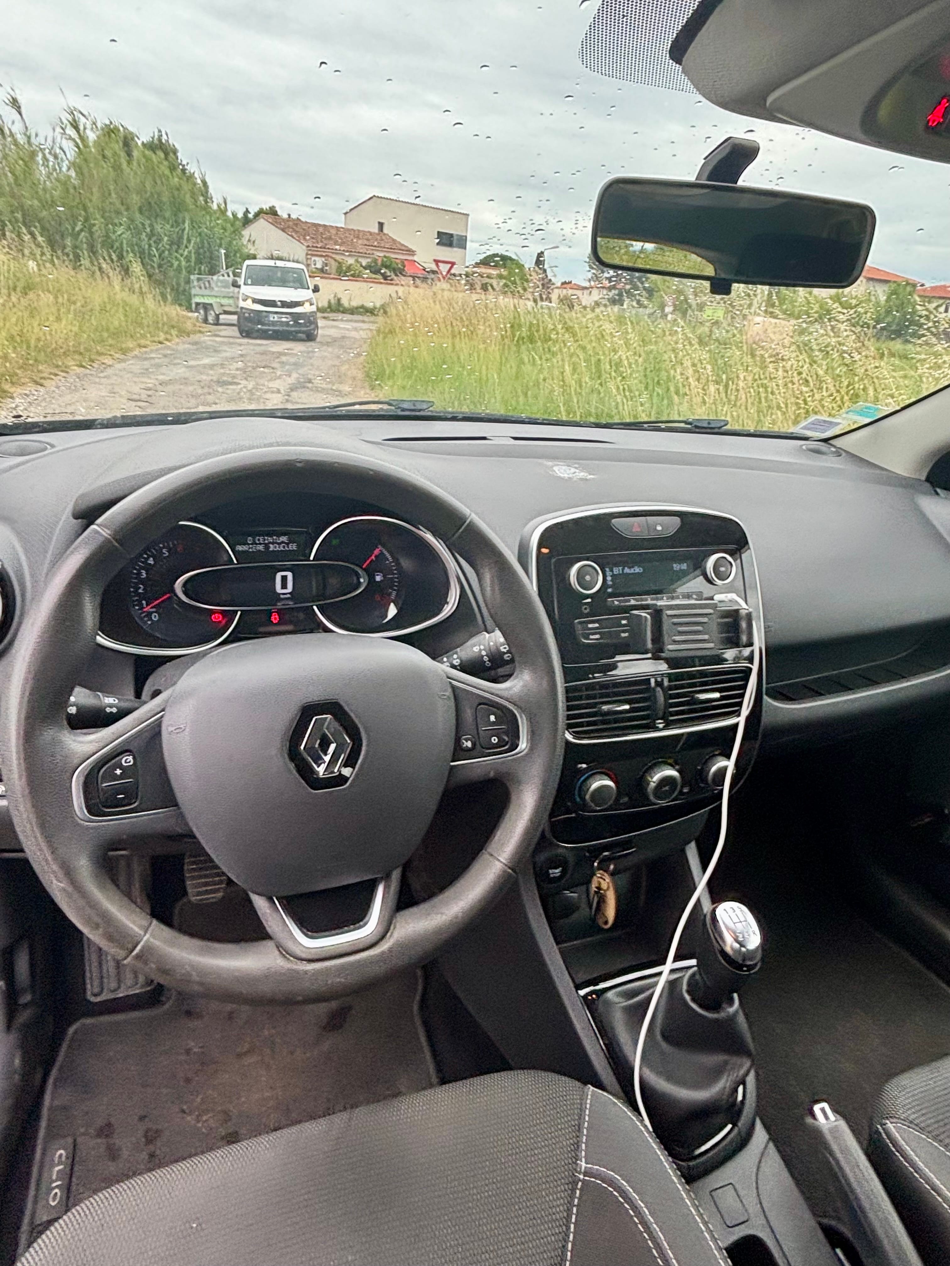 Renault Clio avec Siège bébé