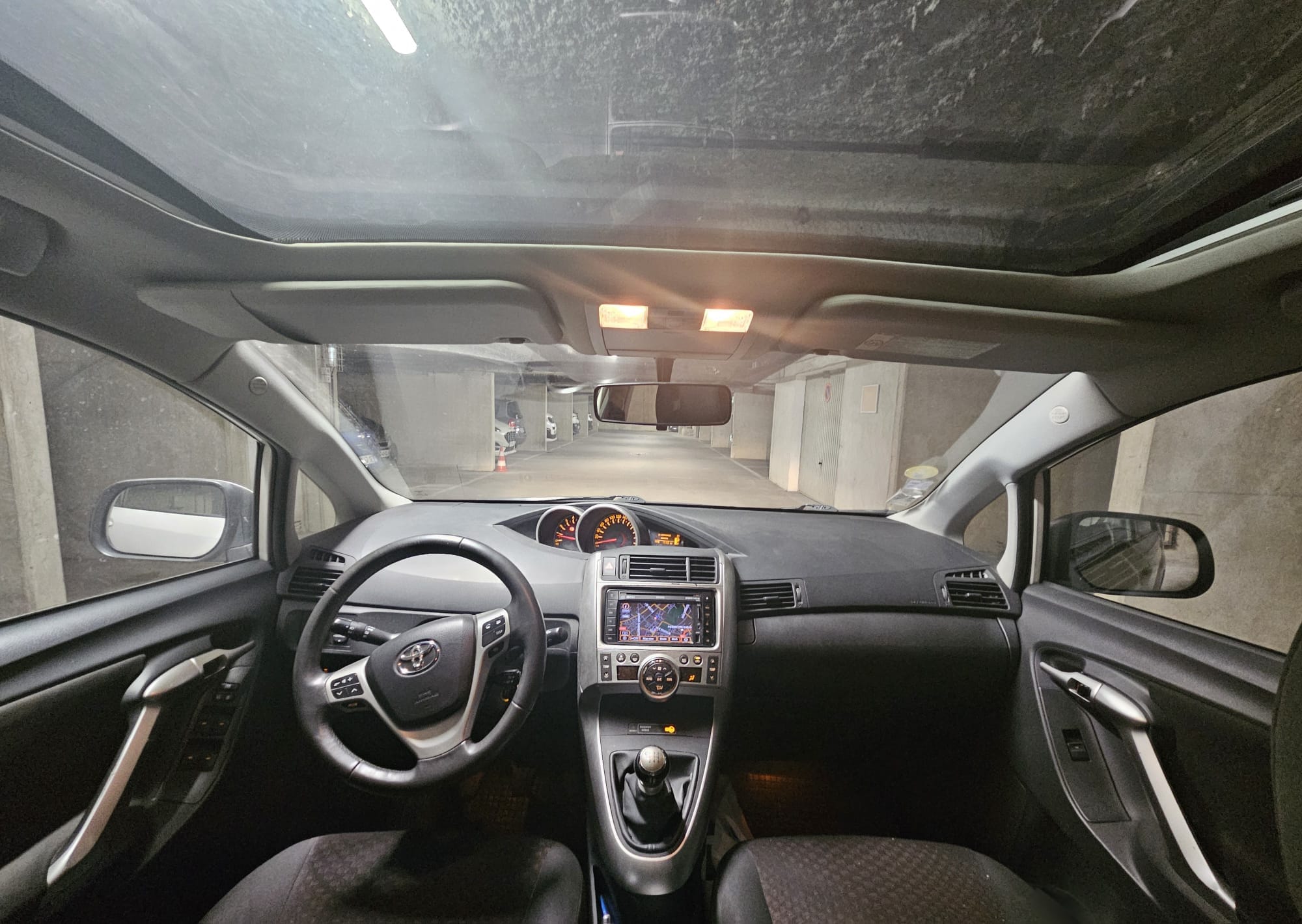 Toyota Verso 2.0 D-4D - Sky View - Toutes Options avec GPS