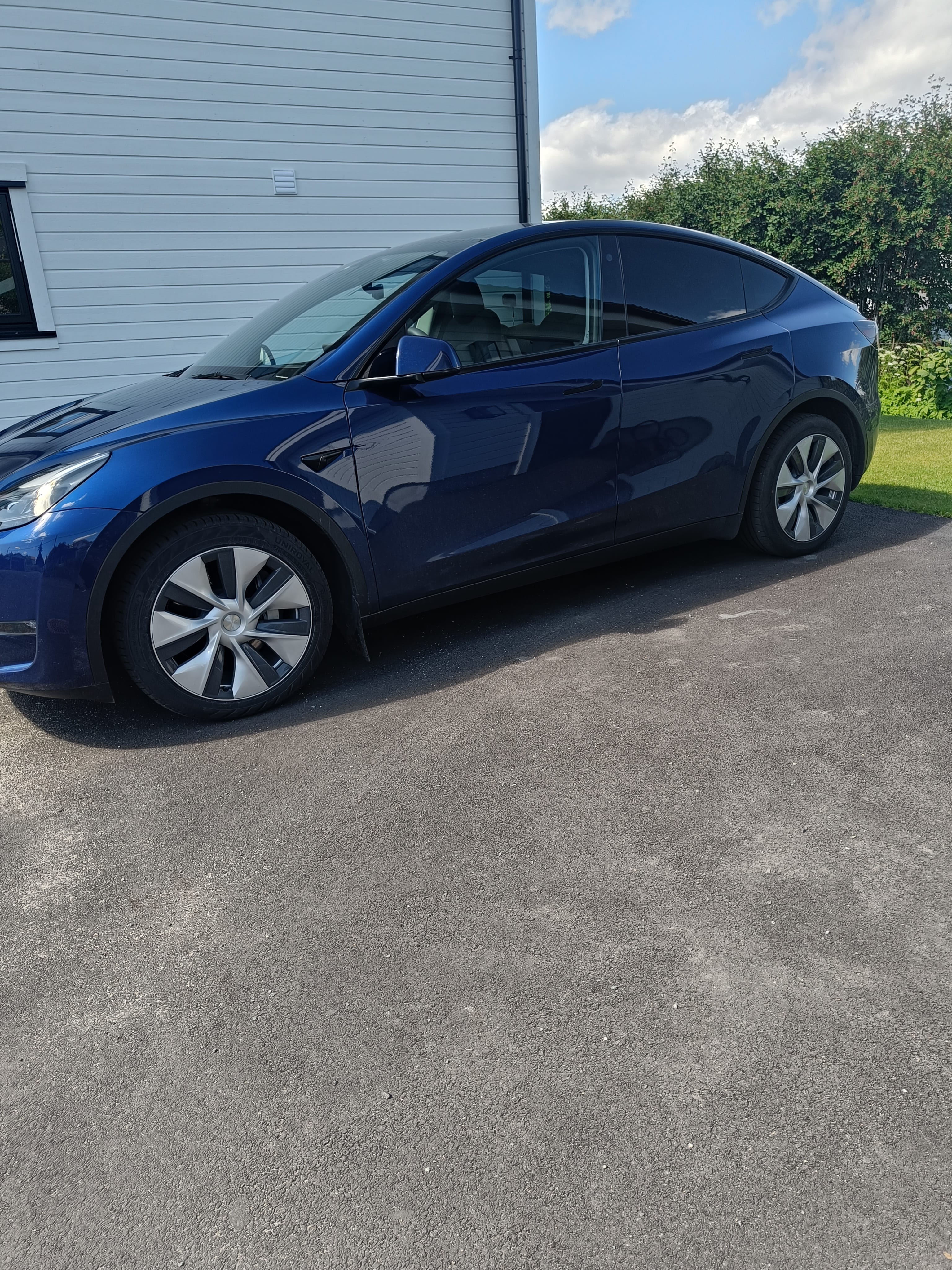 Tesla Model Y Long Range med Aircondition