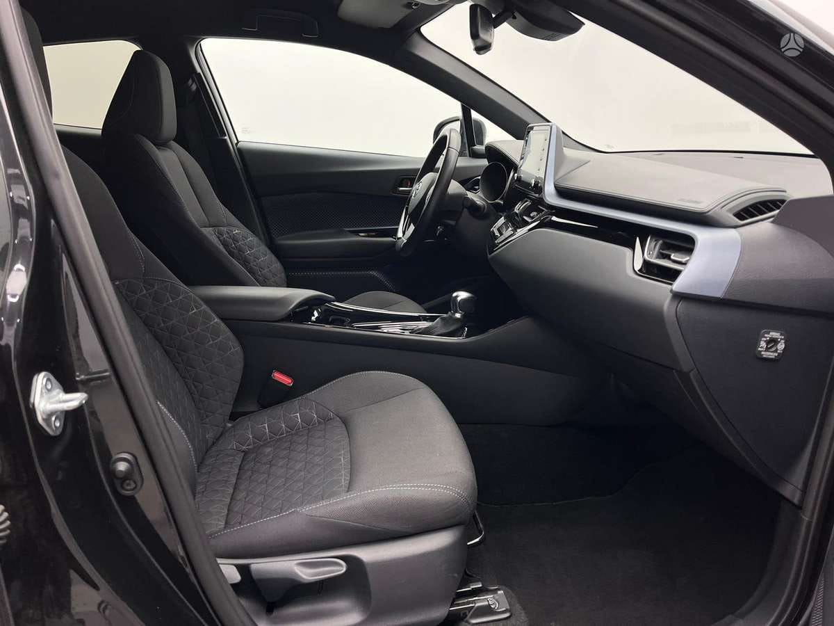 Toyota C-HR Hybrid avec Apple CarPlay