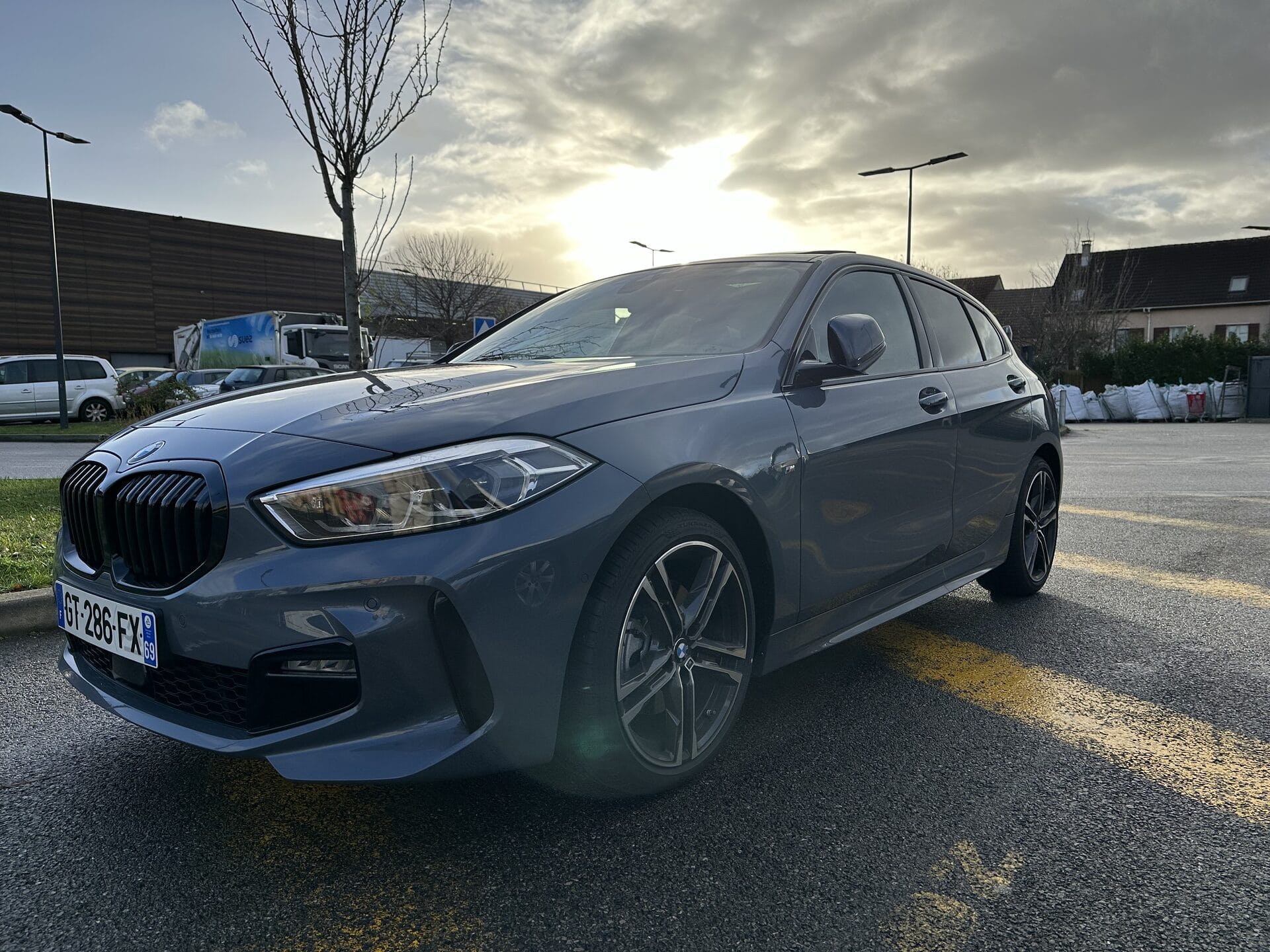 BMW Série 1 118i, 2023, Essence 95, automatique