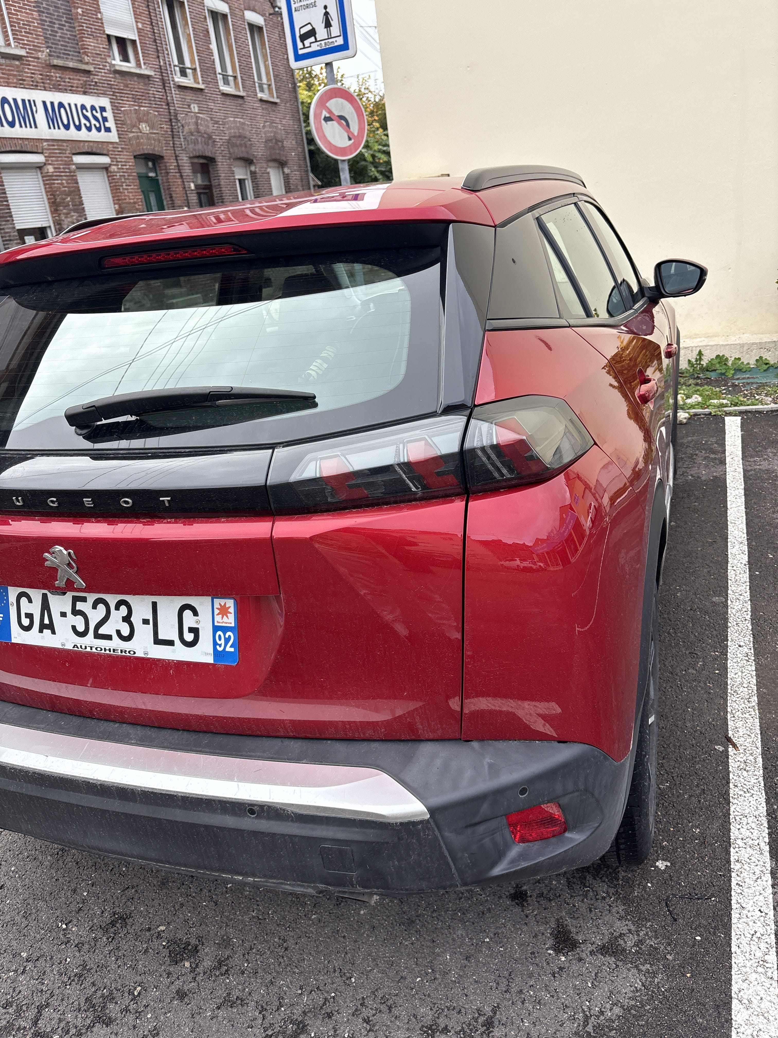 Peugeot e-2008 avec Apple CarPlay