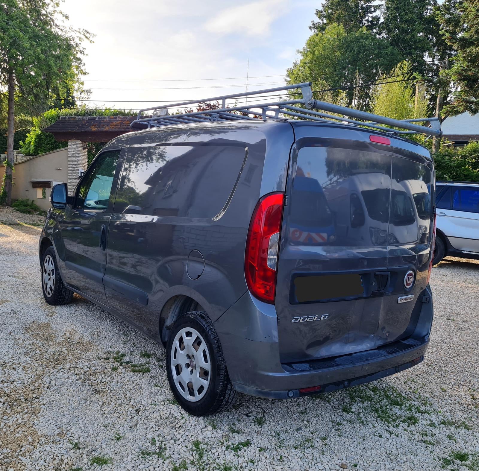Fiat Doblo Cargo avec GPS