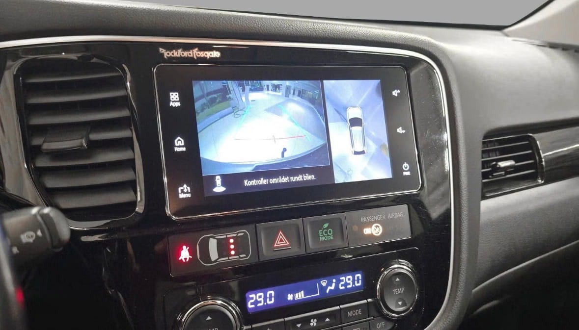 Mitsubishi Outlander Hybrid med Bluetooth audio