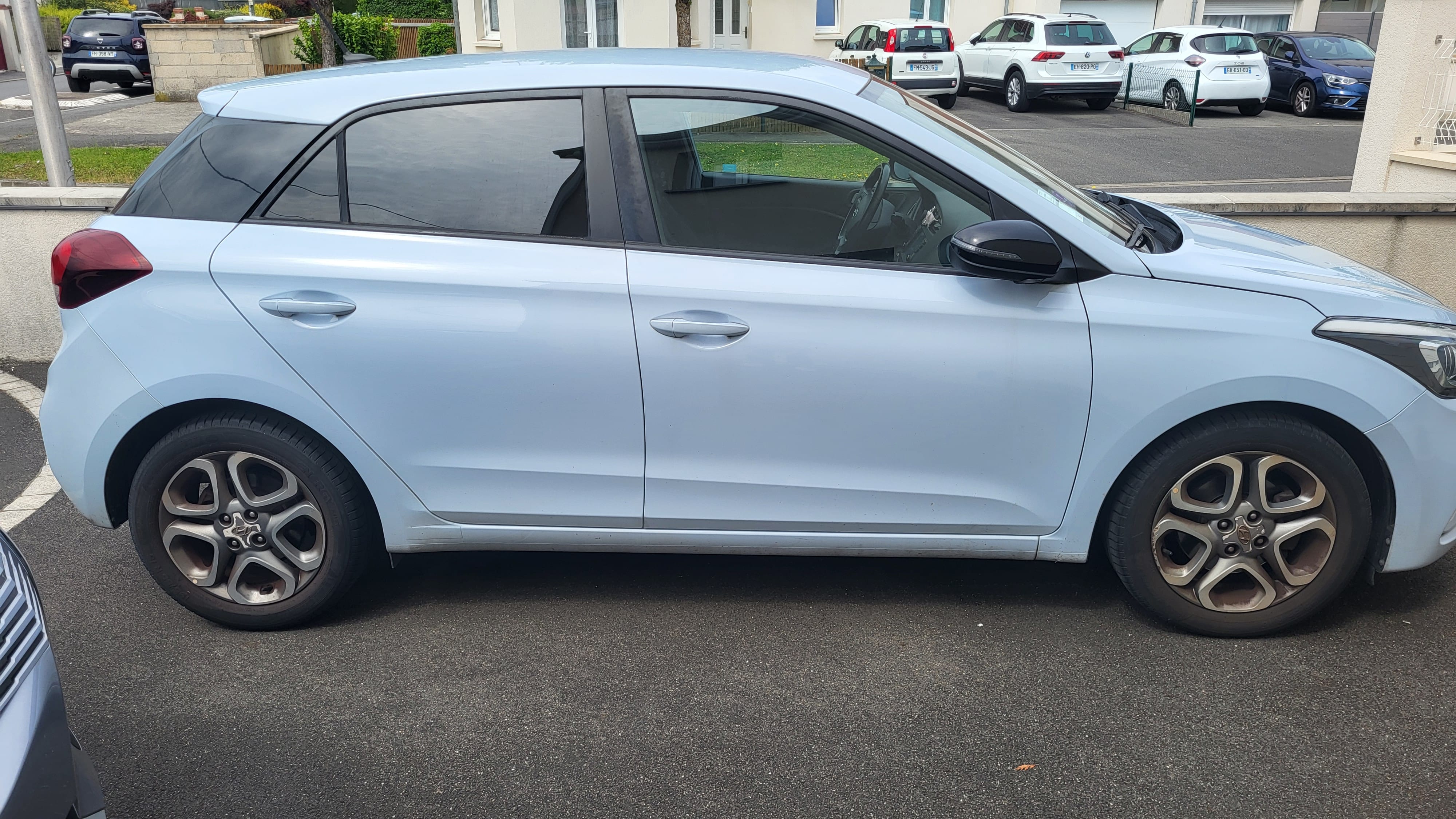 Hyundai i20 100cv essence avec Climatisation