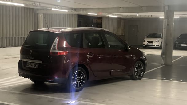Renault Grand Scenic Exclu Dans la Gare Saint Jean Louez le Renault Grand Scénic 7 Places – Confort et Éco ! avec Climatisation