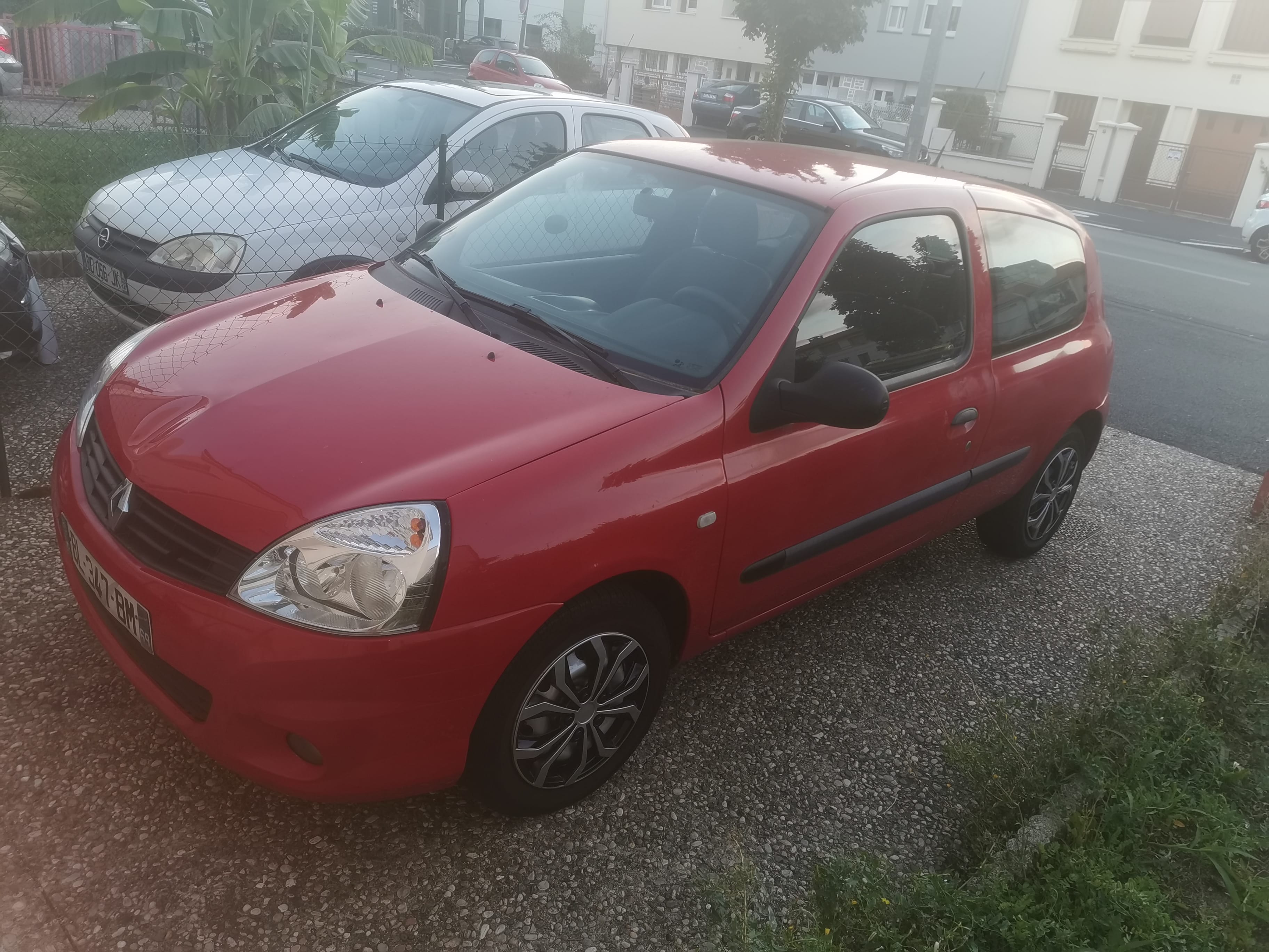 Renault Clio, 2011, Essence 98