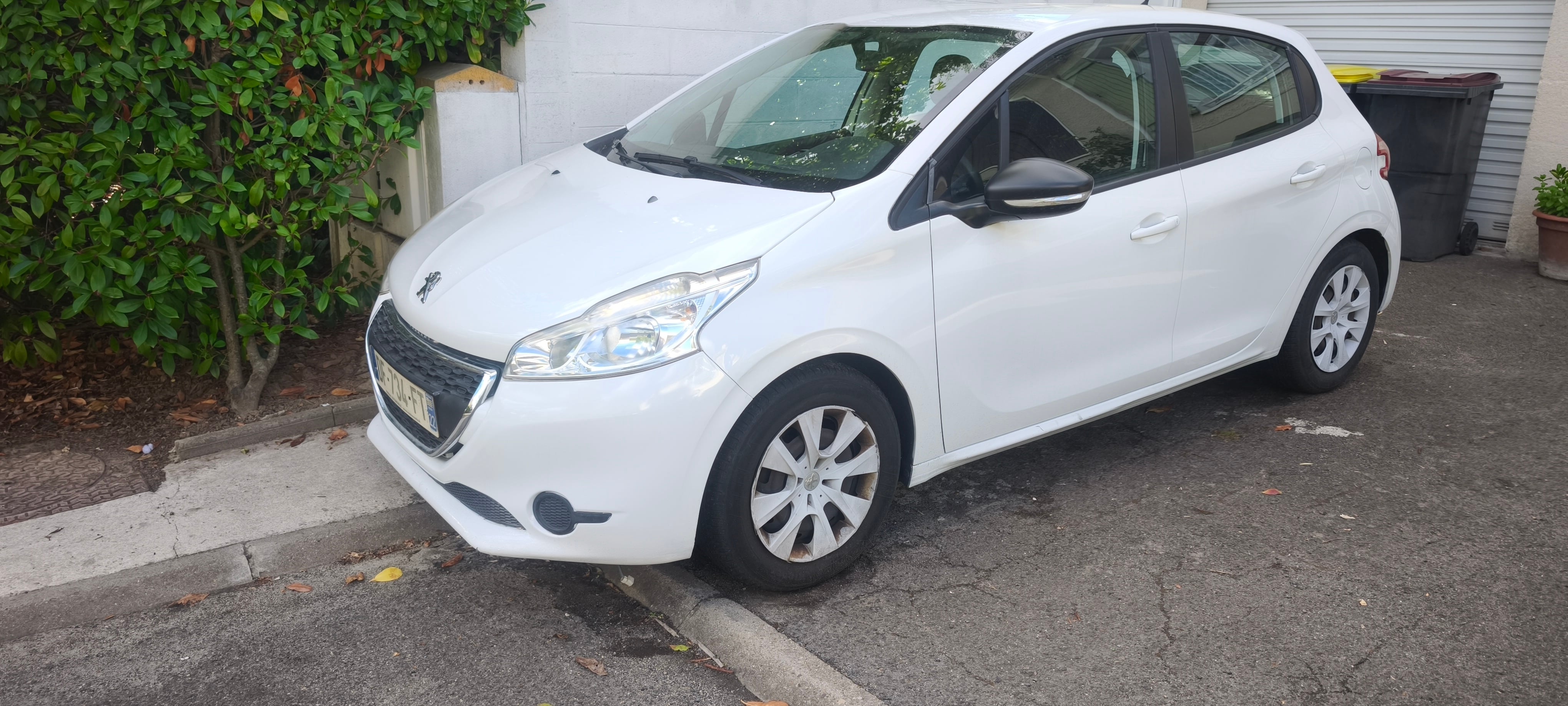 Peugeot 208, 2014, Essence 95