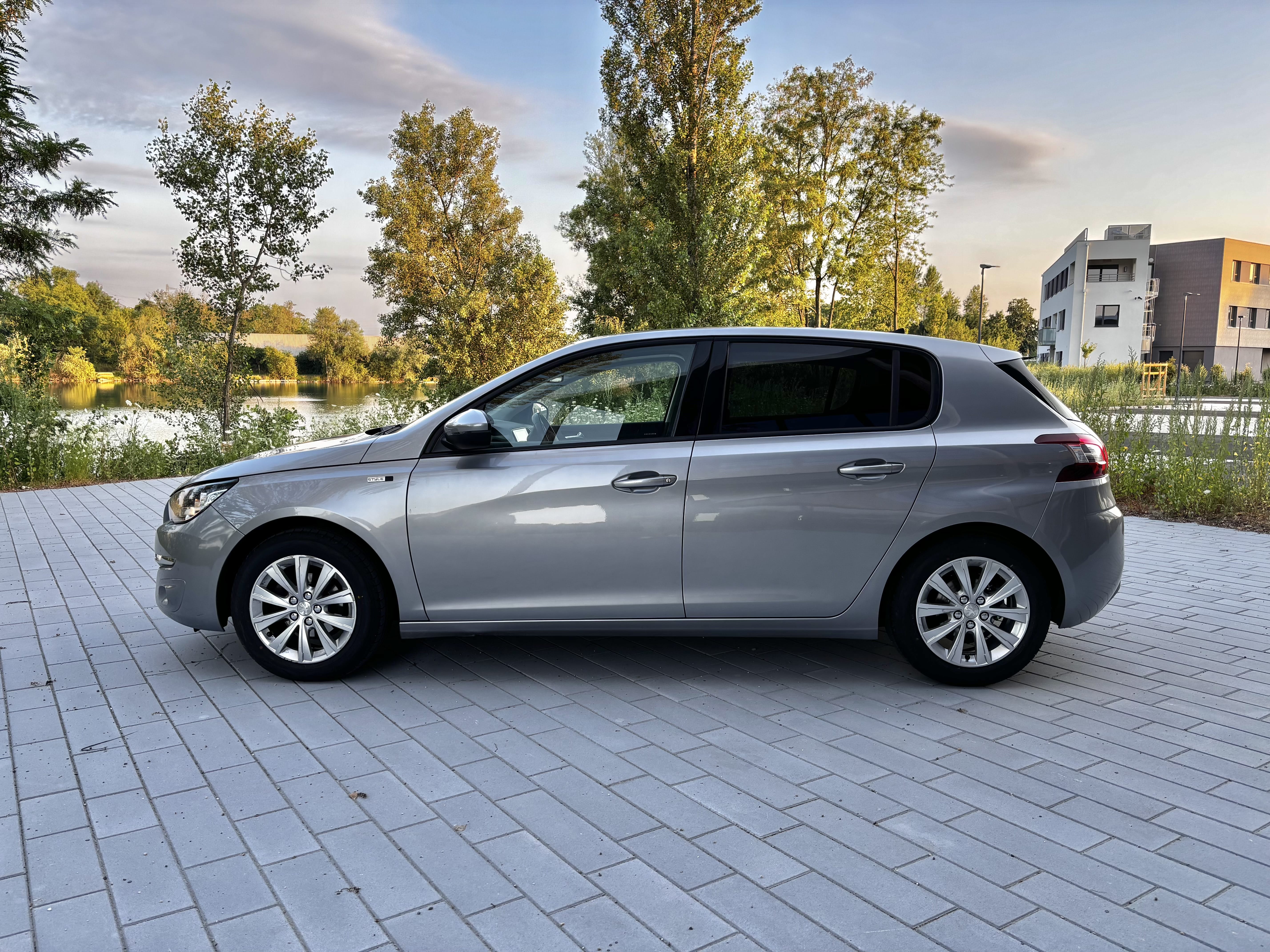 Peugeot 308 avec Climatisation