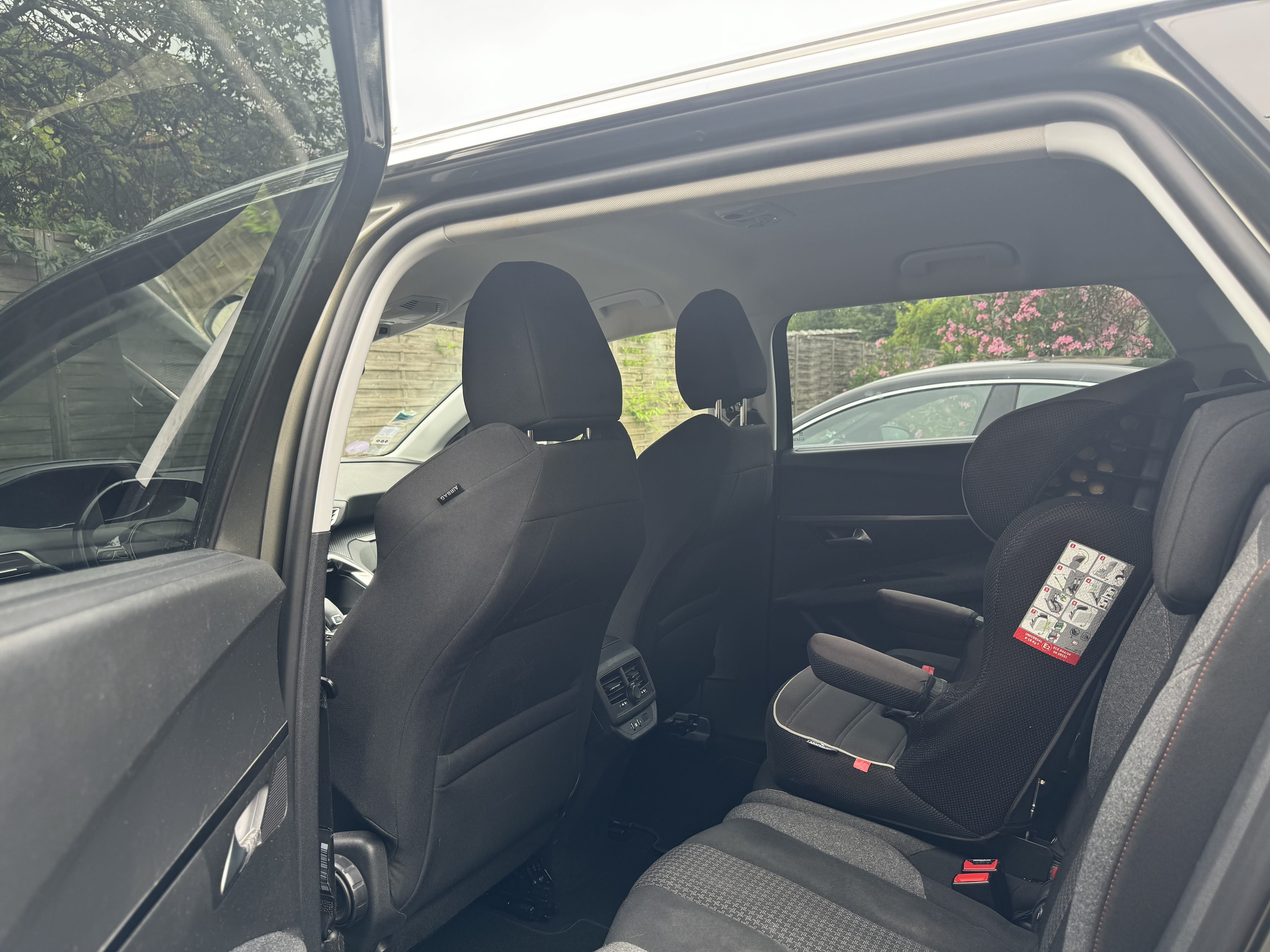 Peugeot 5008 avec Siège bébé