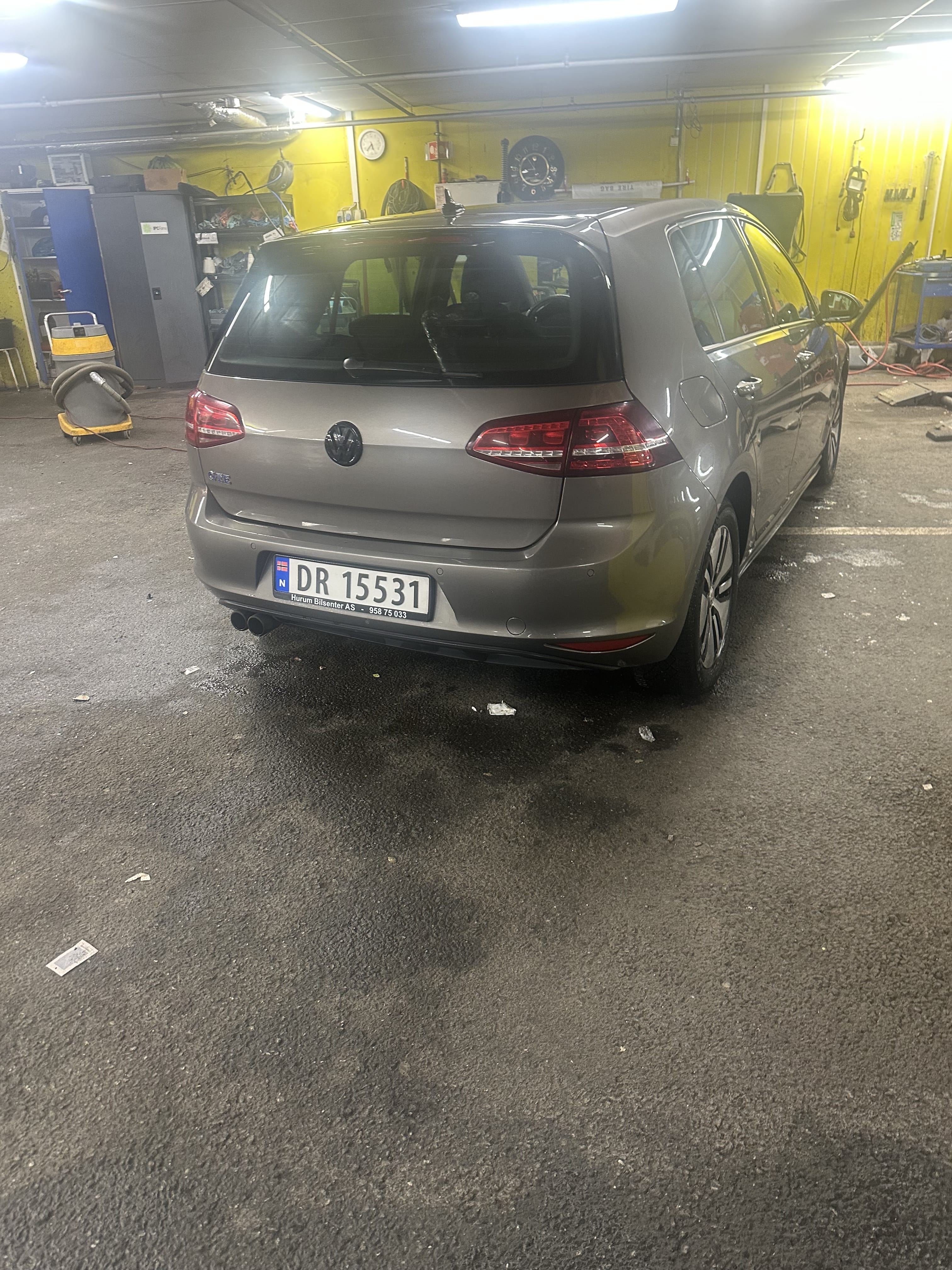 Volkswagen Golf with Cruise control