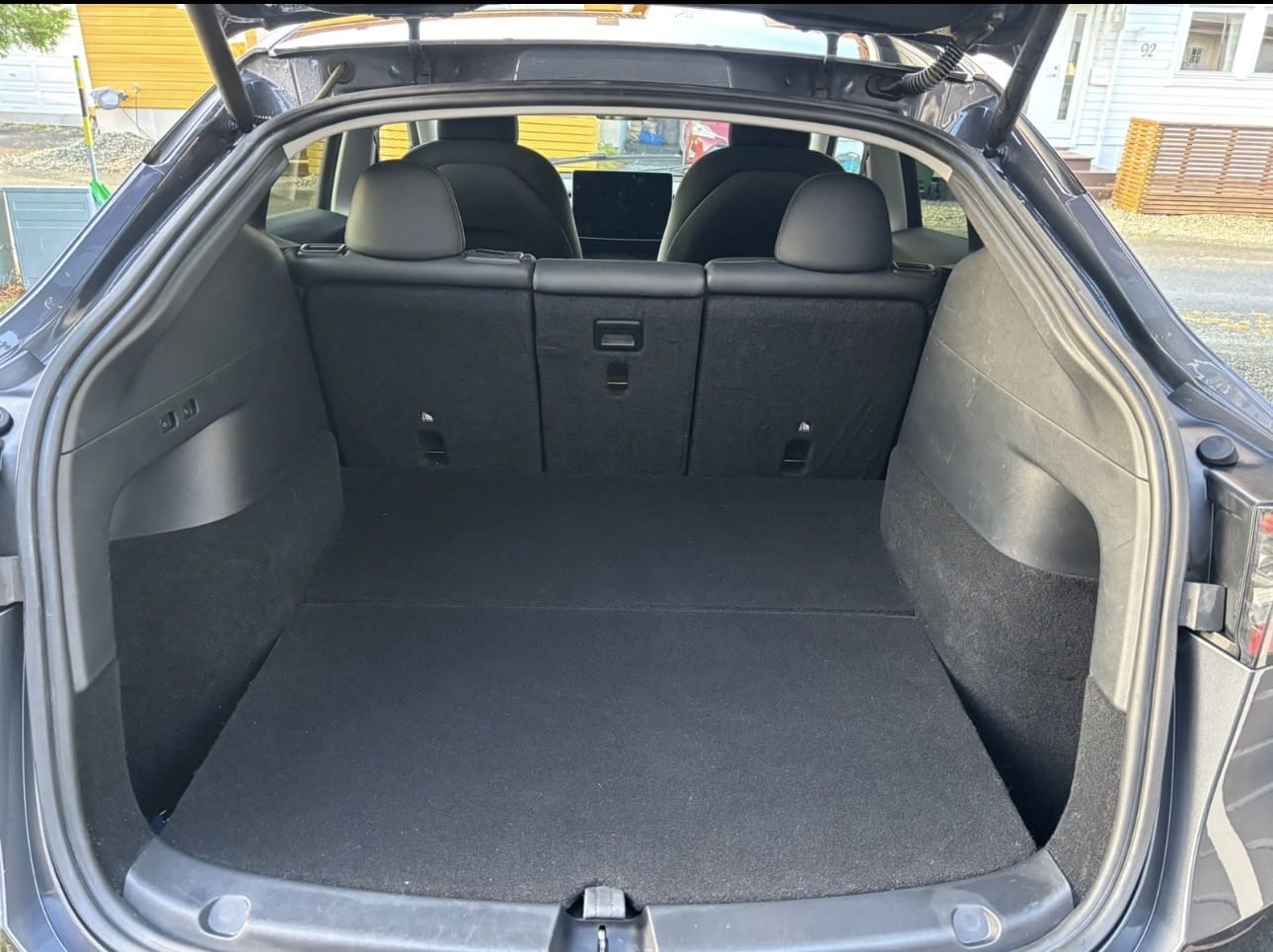 Tesla Model Y Long Range med Cruisekontroll