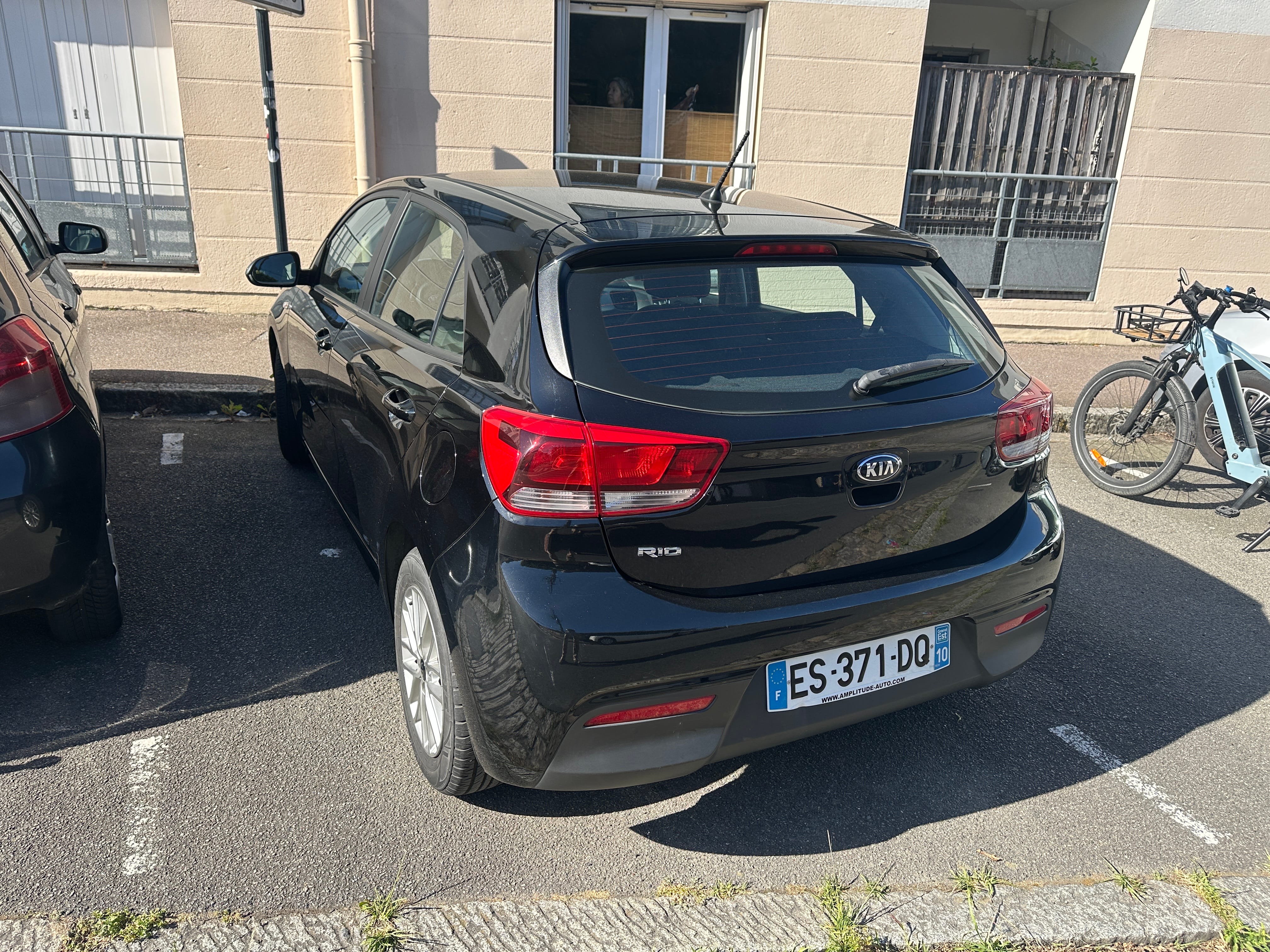 Kia Rio MPI 100 avec Port USB