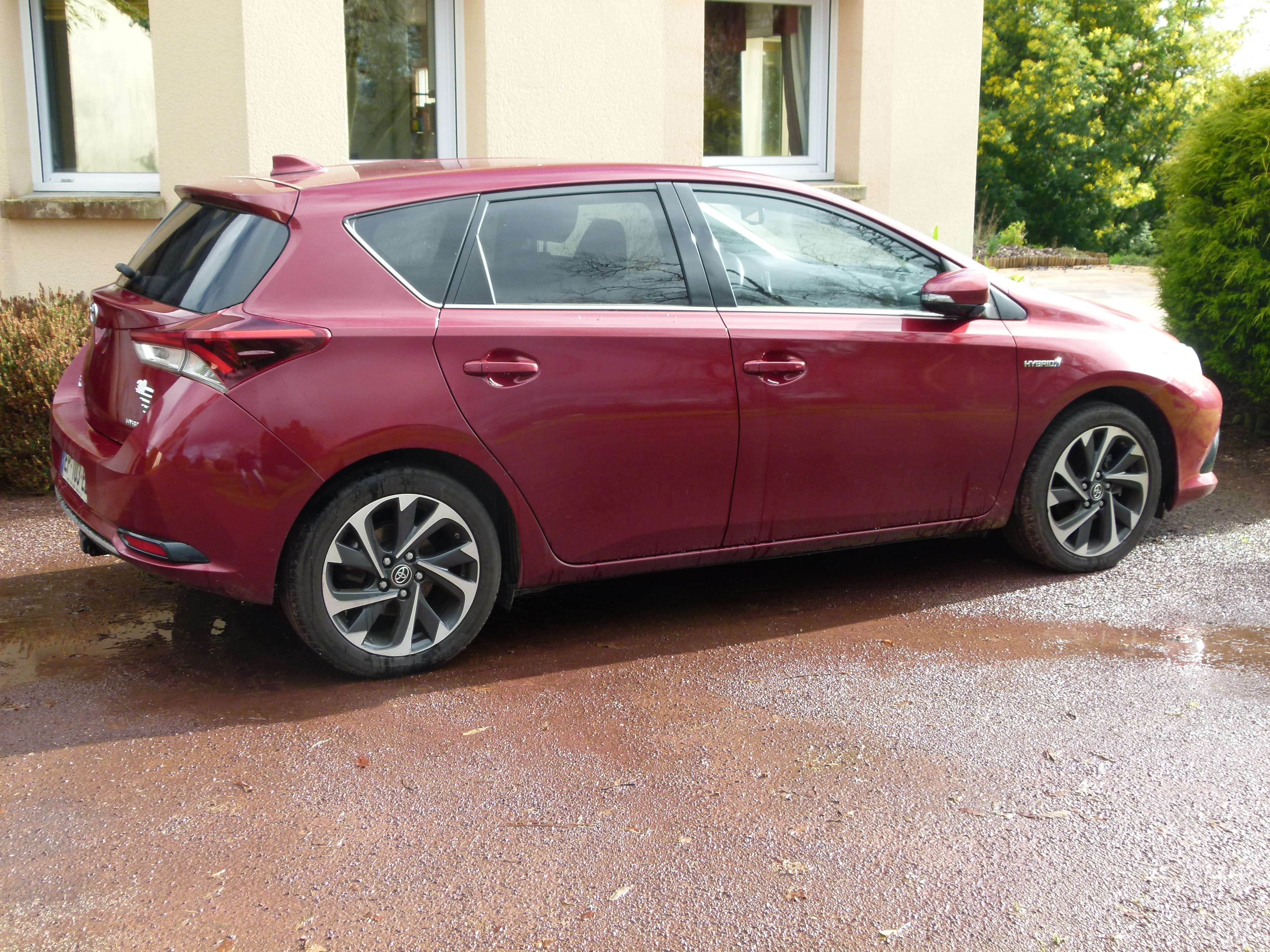 Toyota Auris Design 136h hybride avec Régulateur de vitesse