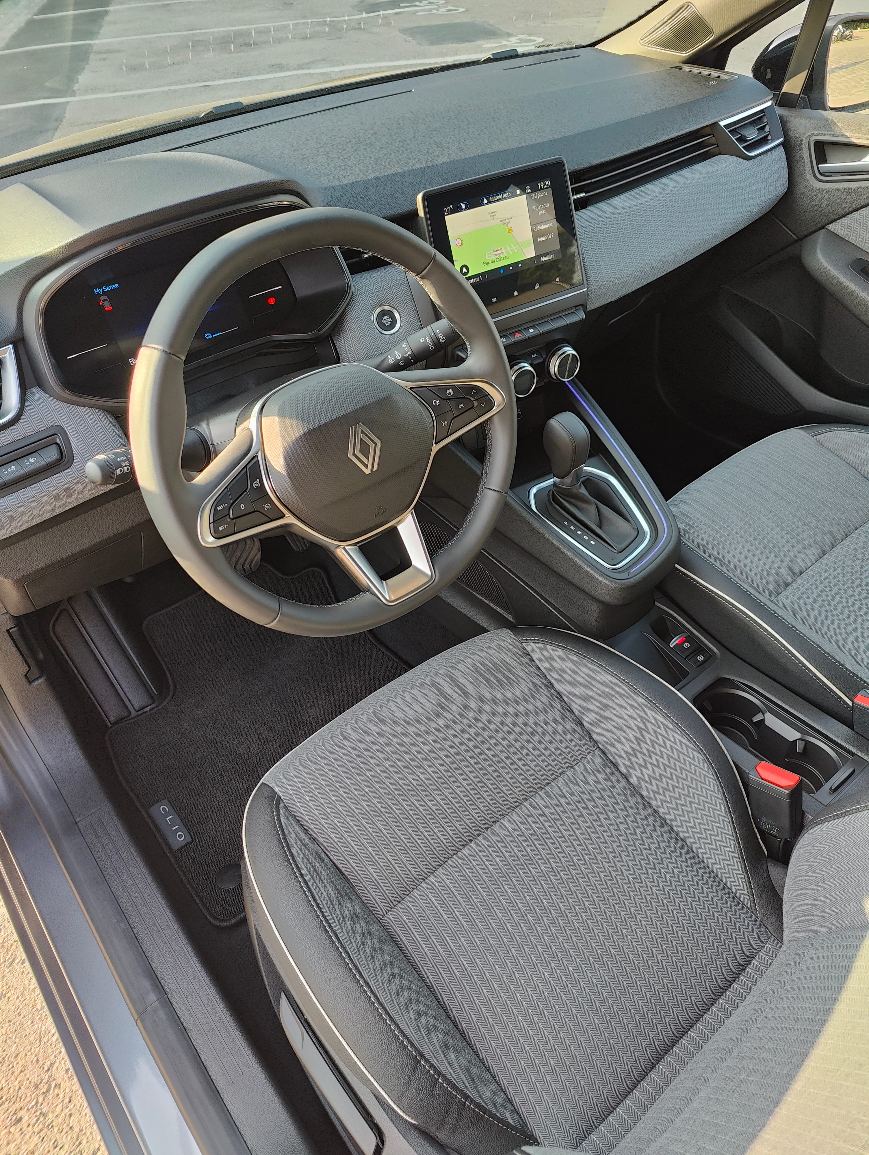 Renault Clio E-tech avec Régulateur de vitesse