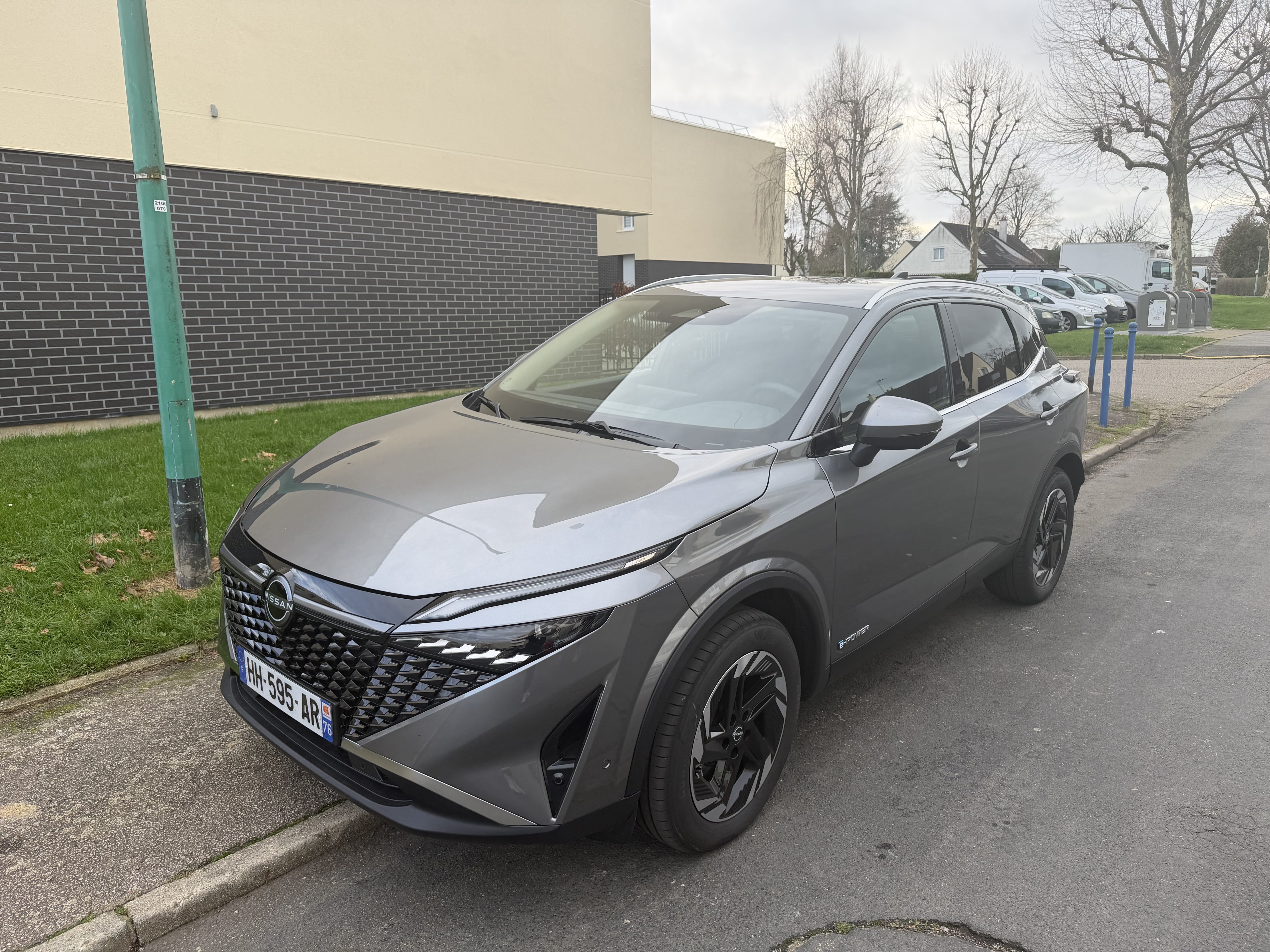 Nissan Qashqai, 2025, Essence 95 / Électrique (hybride), automatique
