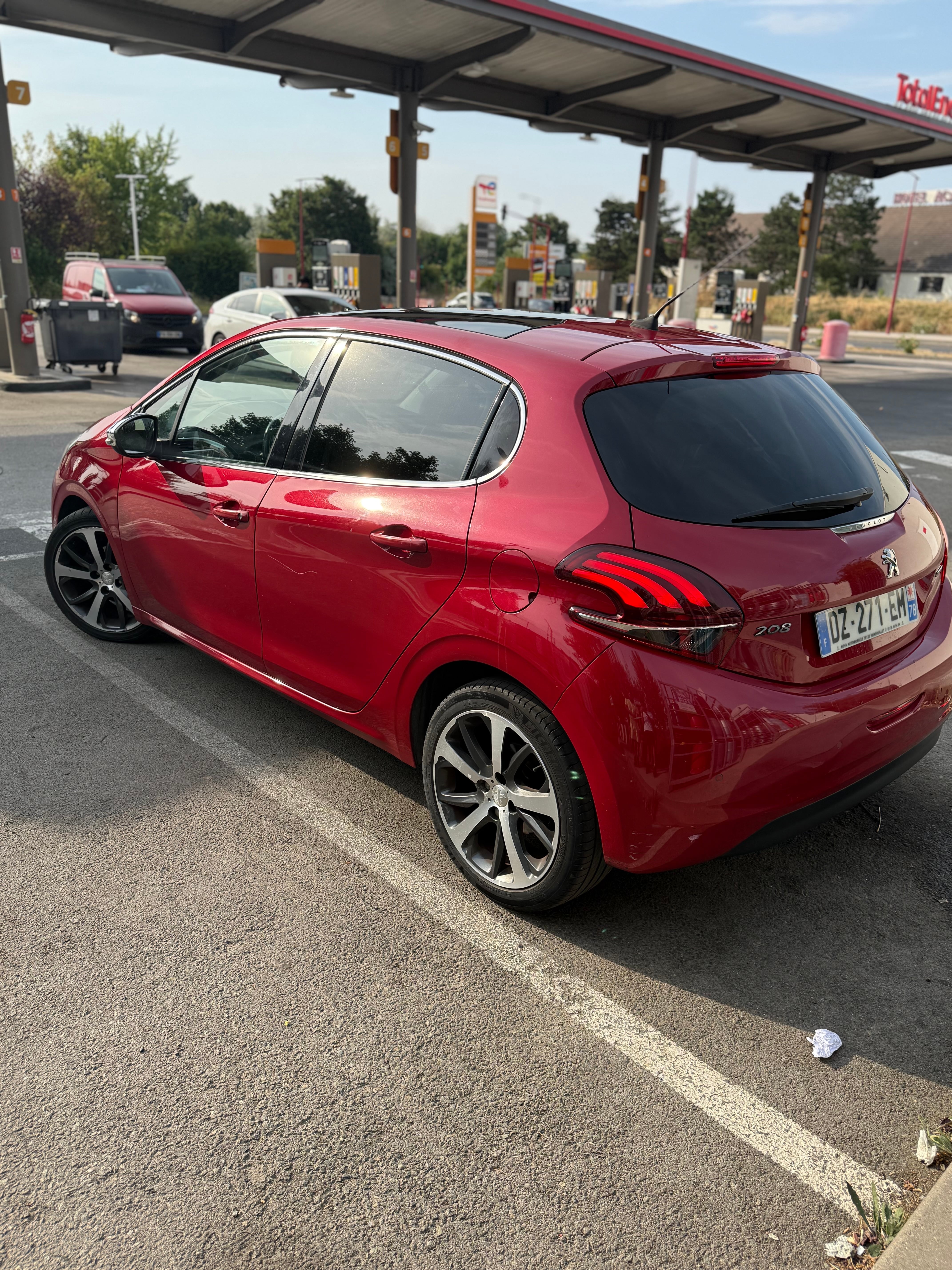 Peugeot 208 avec GPS