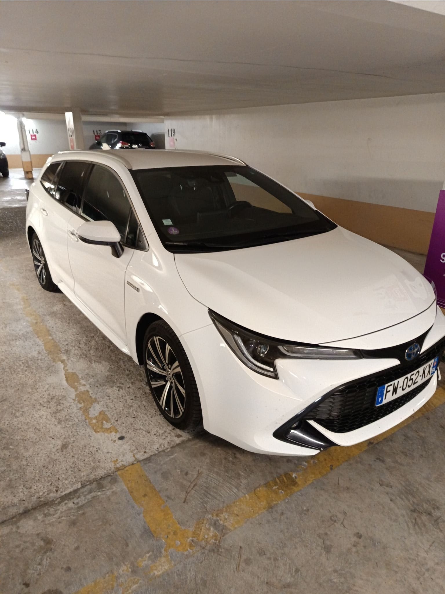 Toyota Corolla Break Hybride, 2021, Essence 95 / Électrique (hybride), automatique