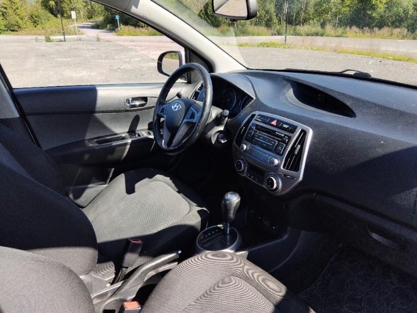 Hyundai i20 Automatic med Vinterdekk