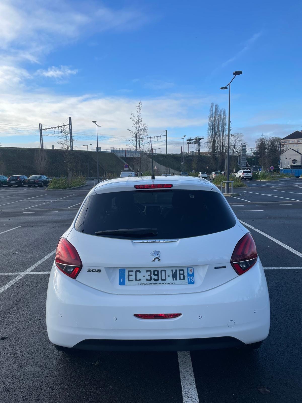 Peugeot 208 avec GPS