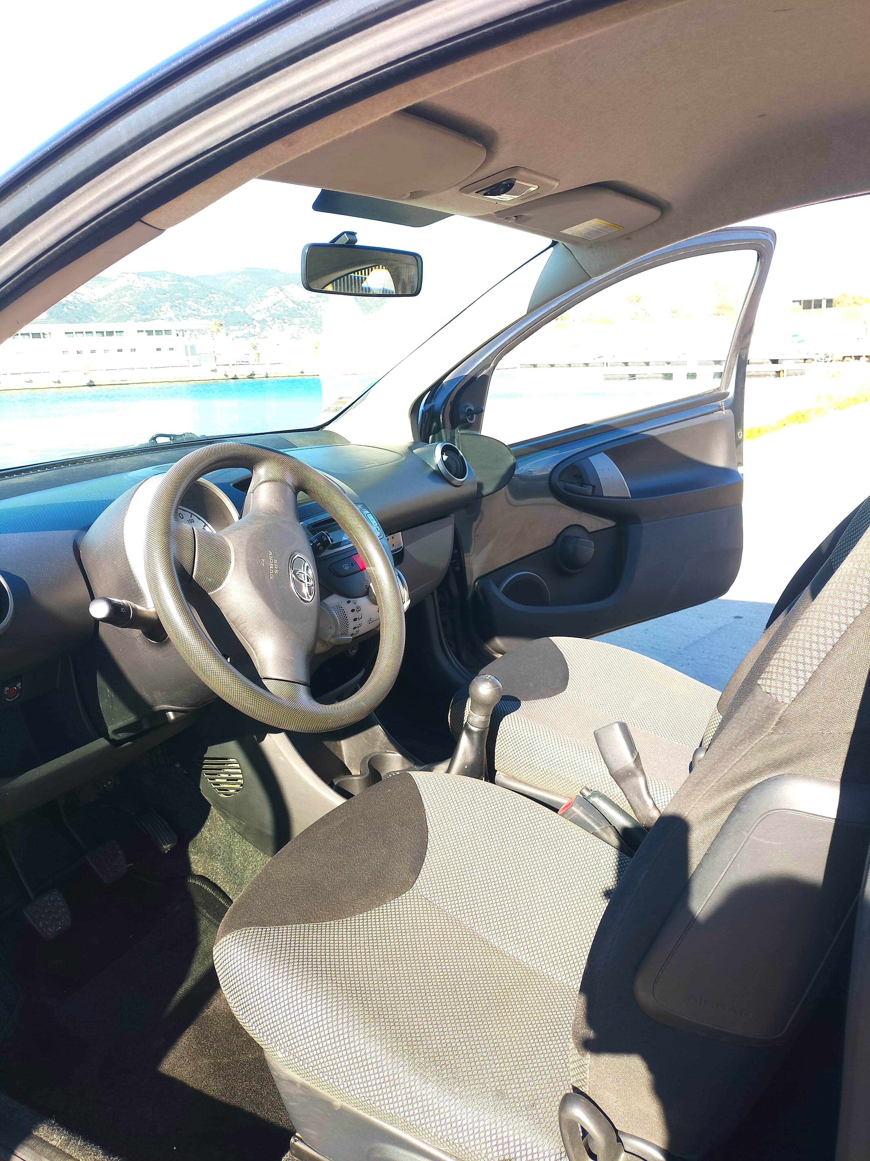 Toyota Aygo Dynamique 2013 – 1.0 VVT-i – 68 ch – Essence – Boîte manuelle - Climatisation avec Autoradio