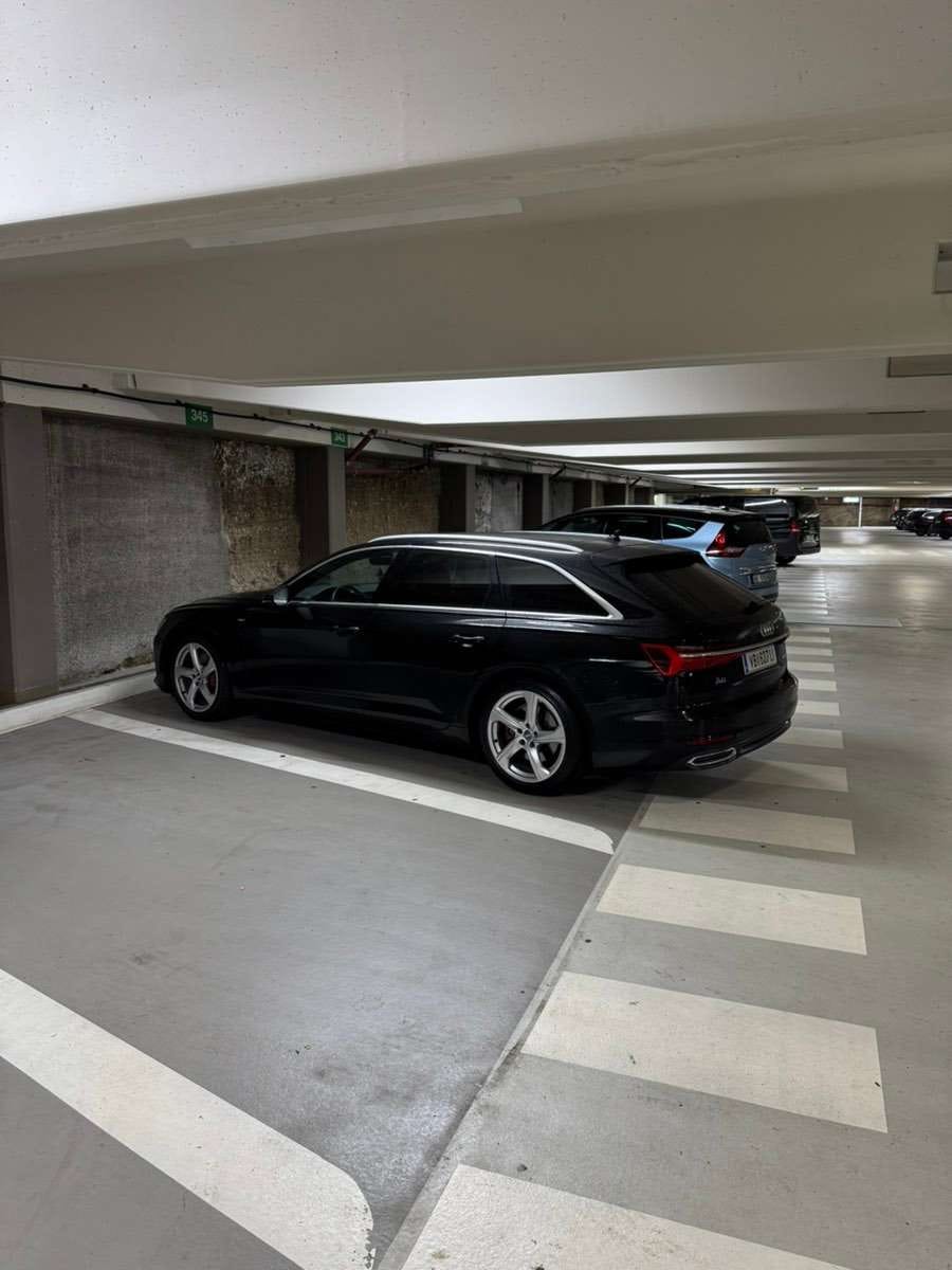 Audi A6 Allroad Quattro mit Navigationsgerät