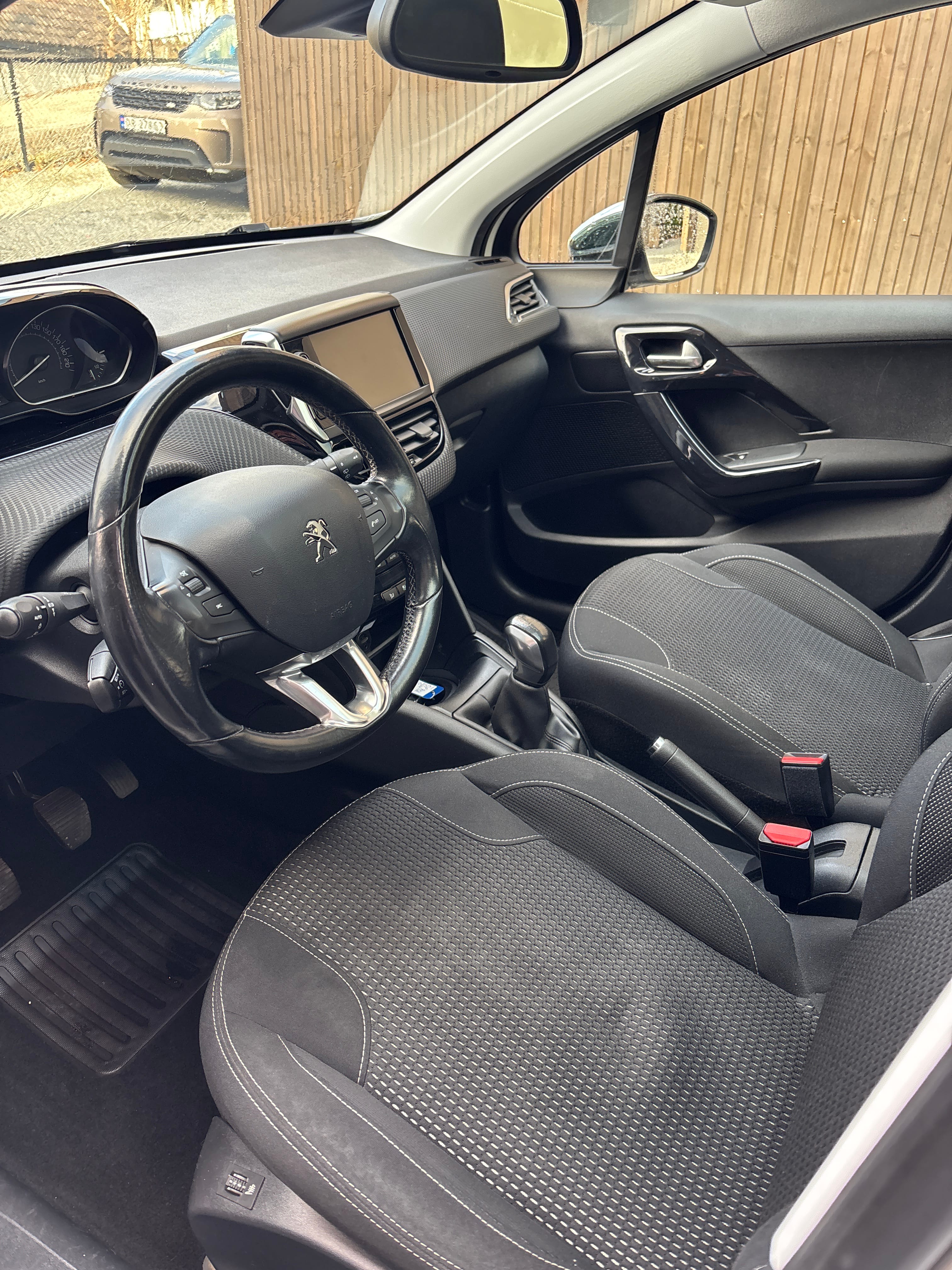 Peugeot 208 med Vinterdekk