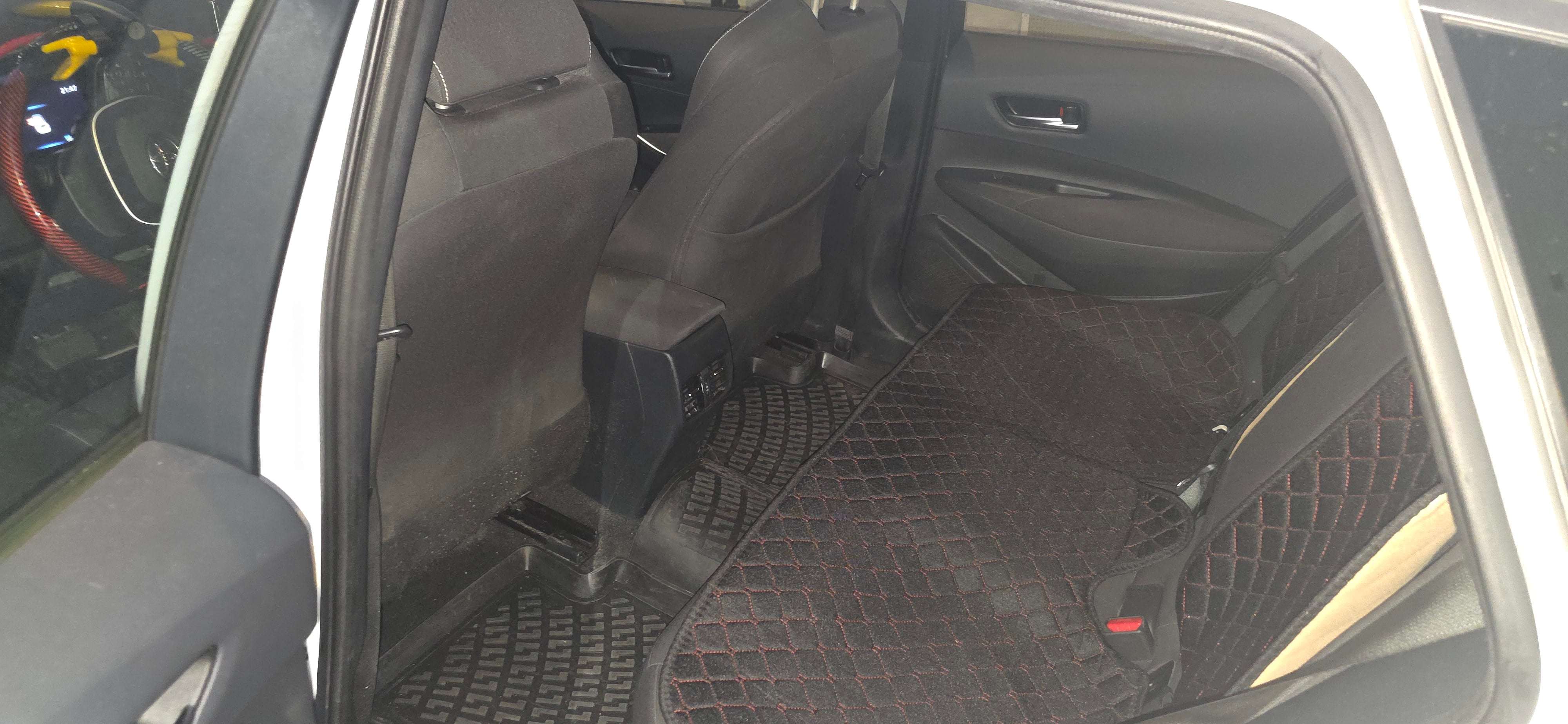 Toyota Corolla Break Hybride avec GPS